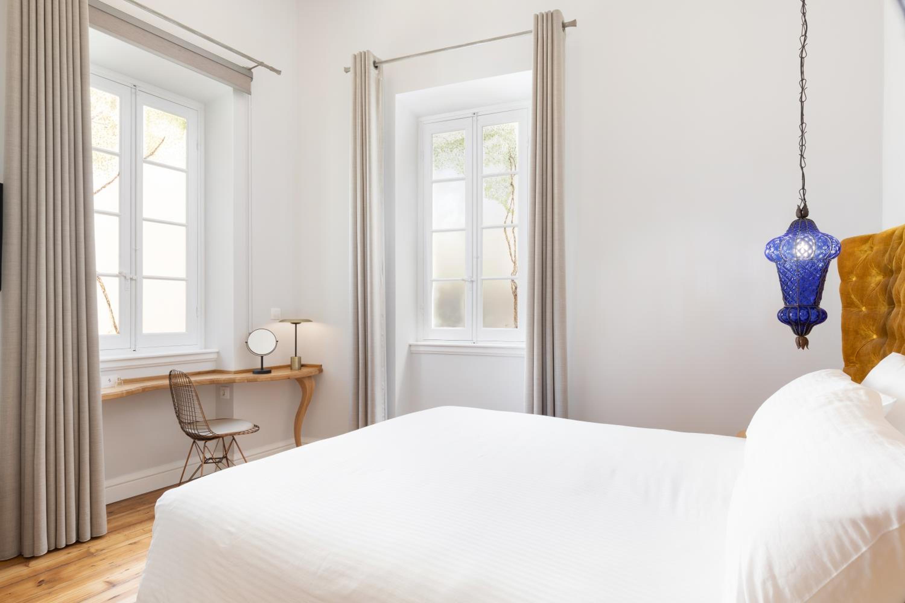 Deluxe Double Room with Side Sea View - Photo 4