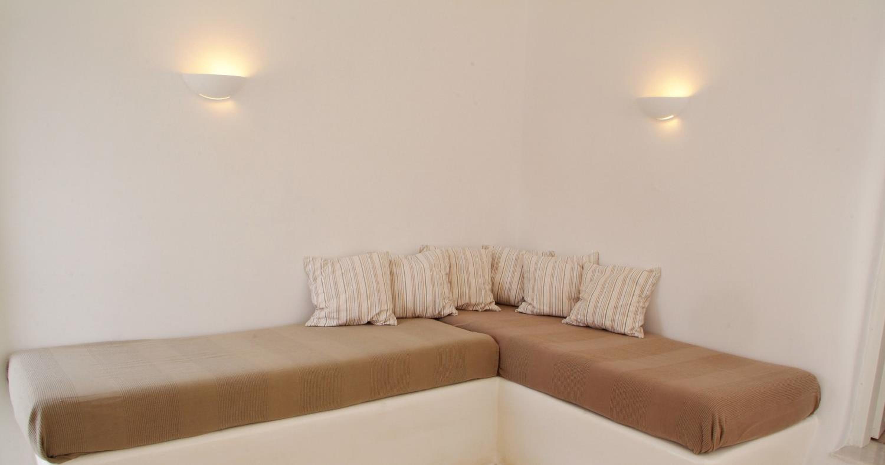 Family Room (4 Adults) - Photo 4