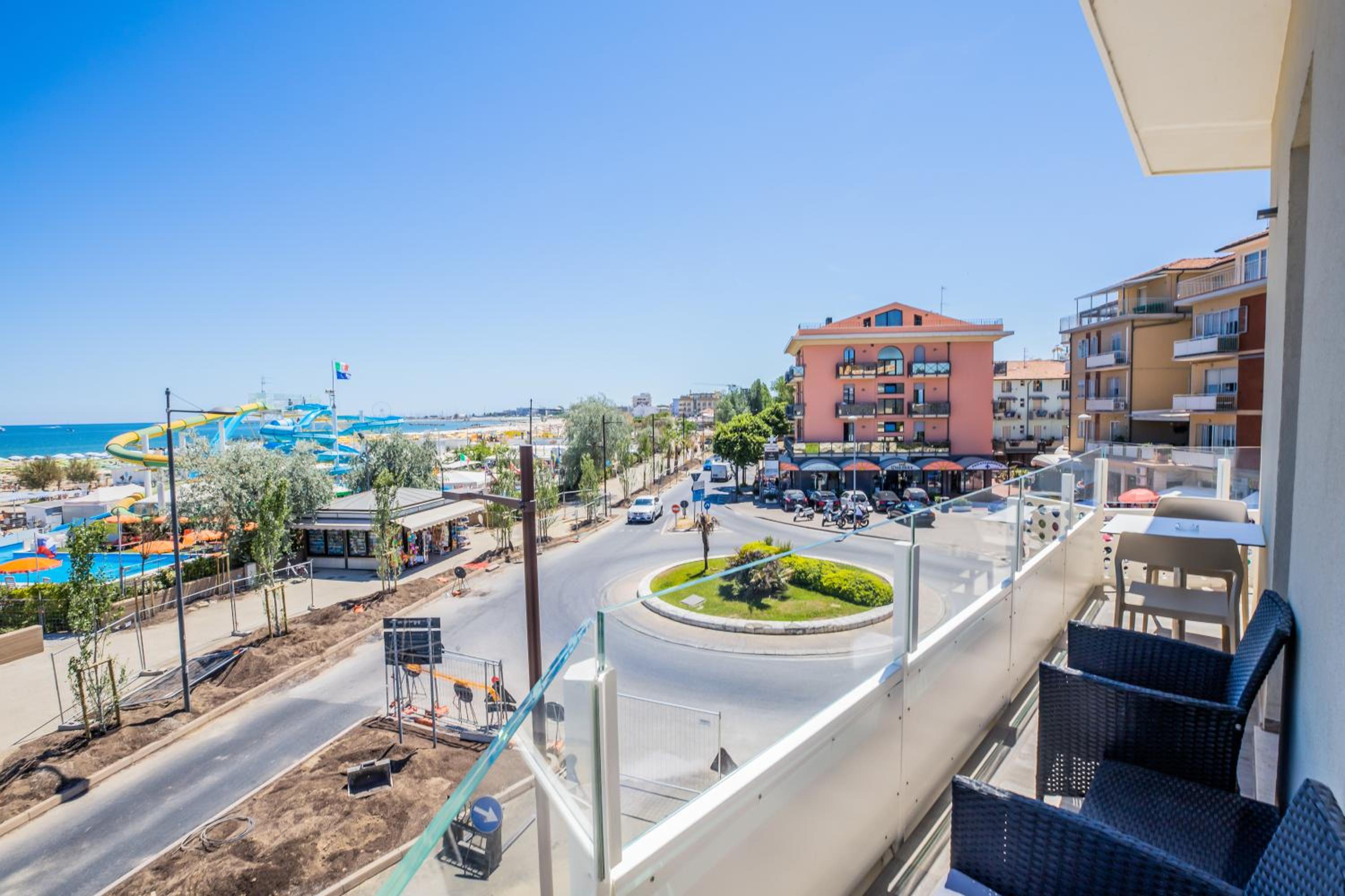 Deluxe Double Room with Balcony and Sea View