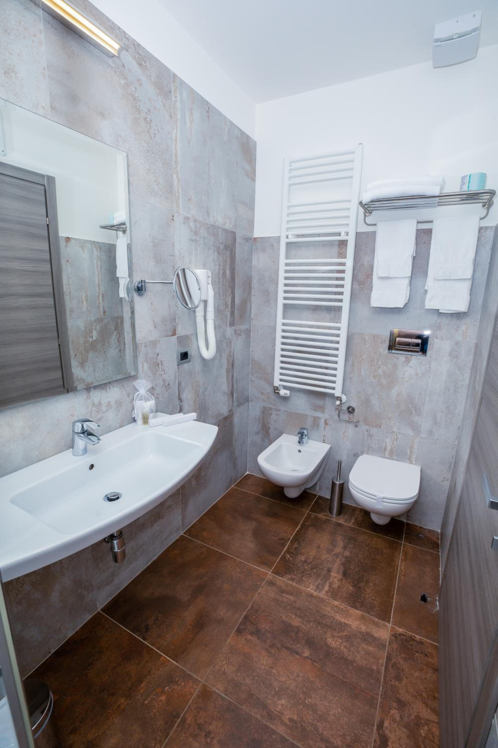 Deluxe Double Room with Balcony and Sea View - Photo 6