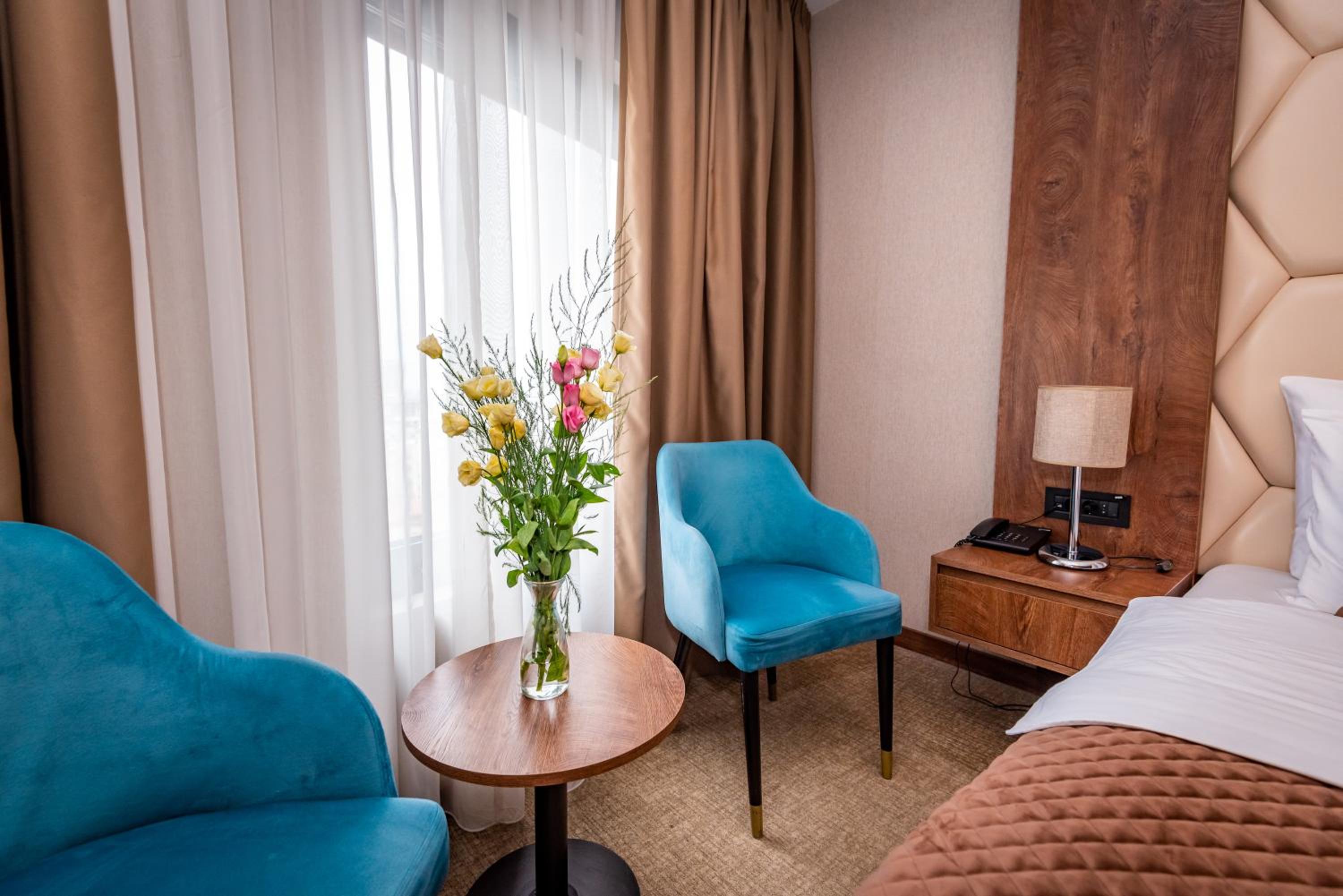 Comfort King Room photo 3