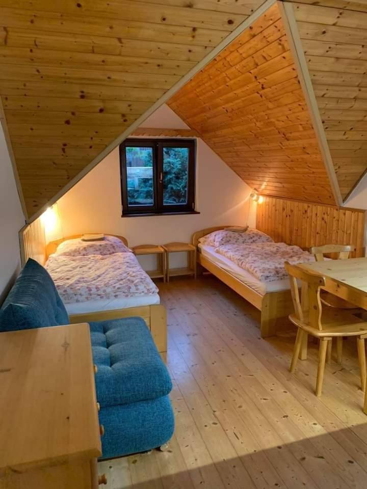 Twin Room with Extra Bed photo 1