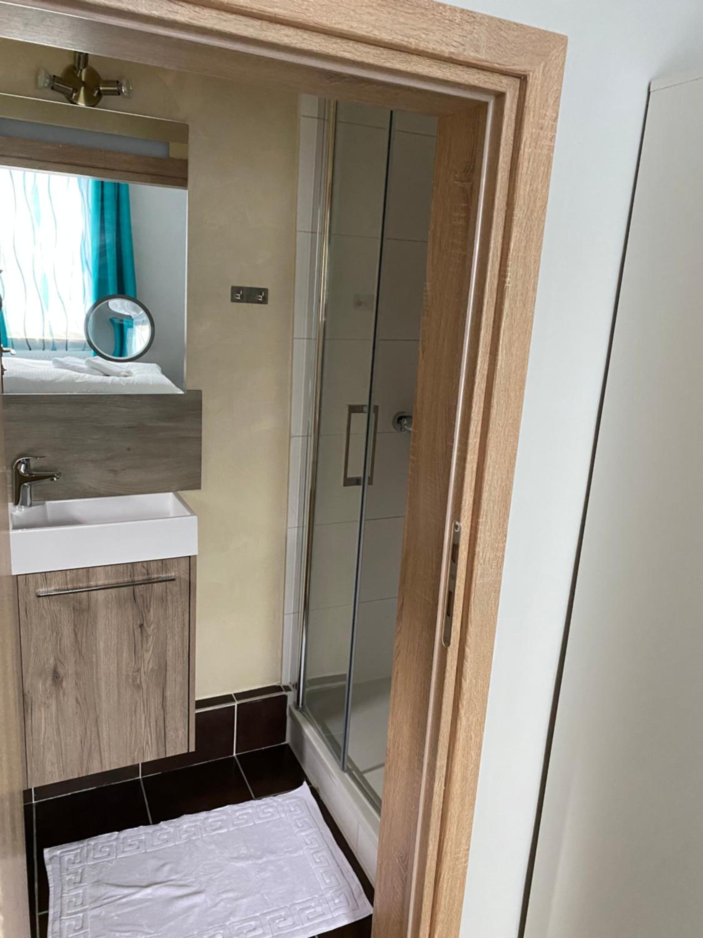 Economy Triple Room