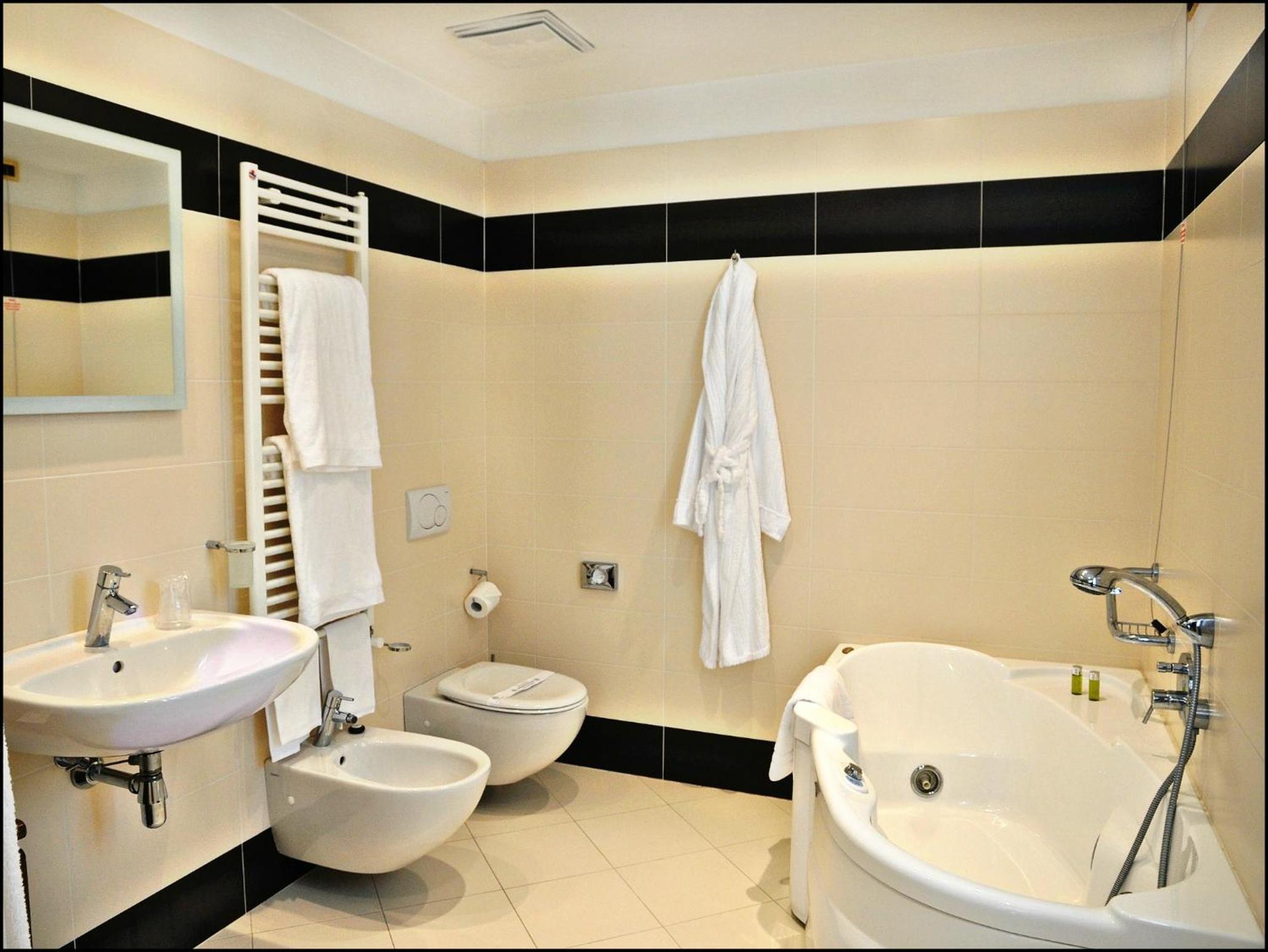 Classic Double or Twin Room - Photo 6