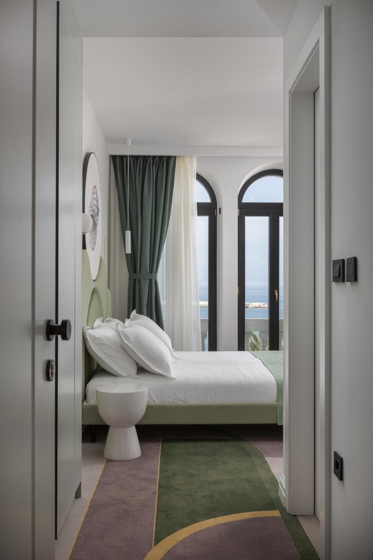 Superior King Room with Sea View