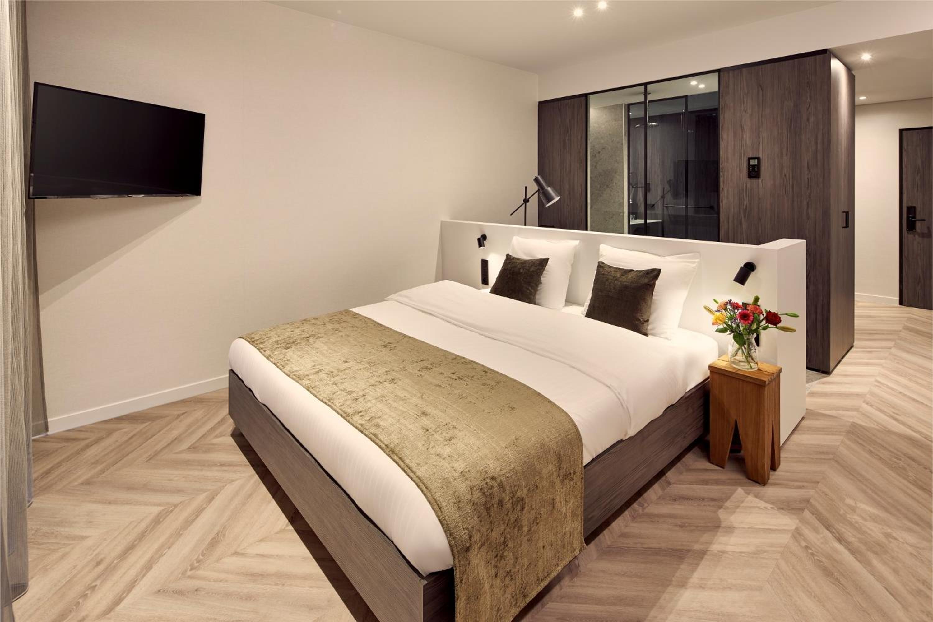 Executive Room - Photo 1