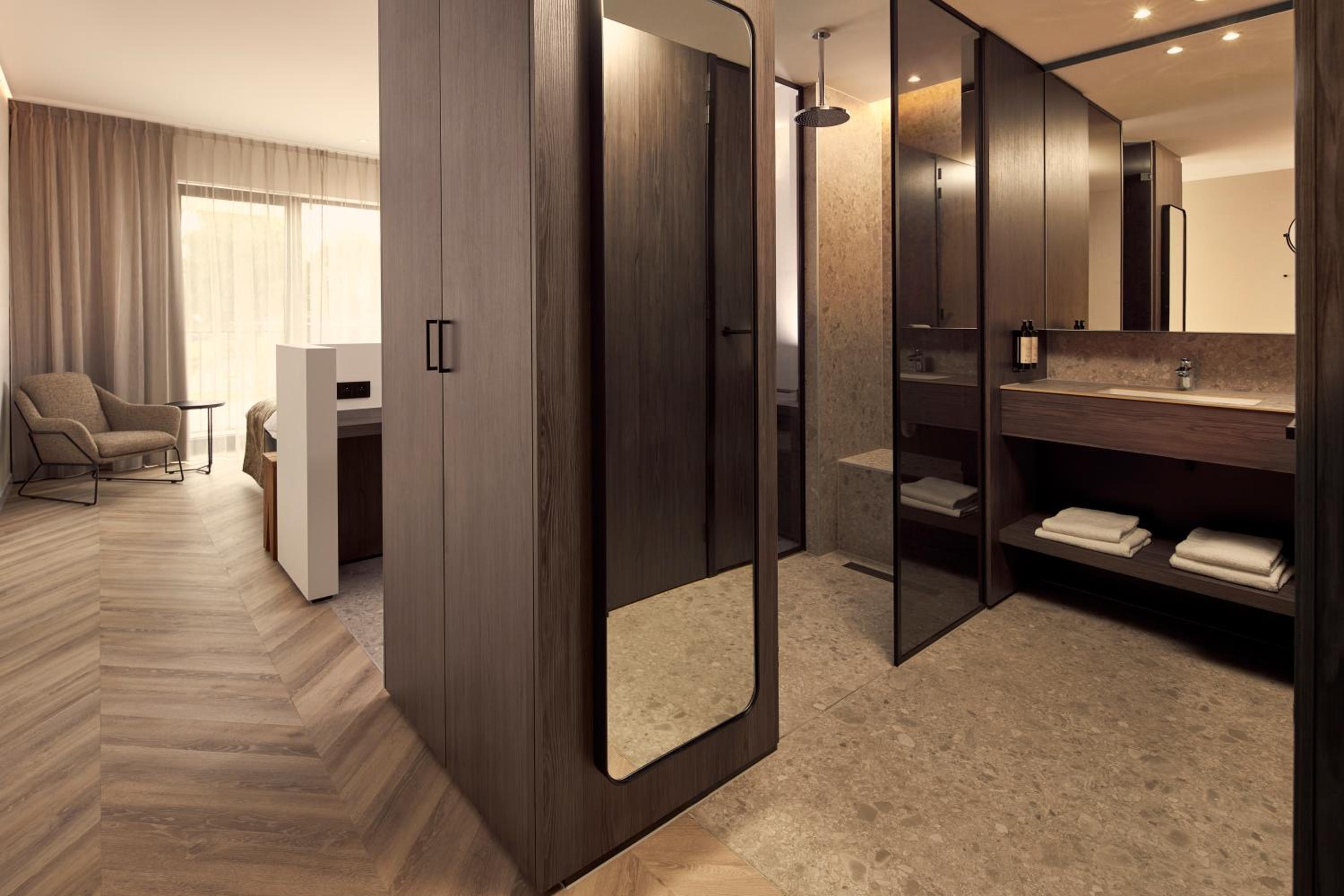 Executive Room - Photo 7