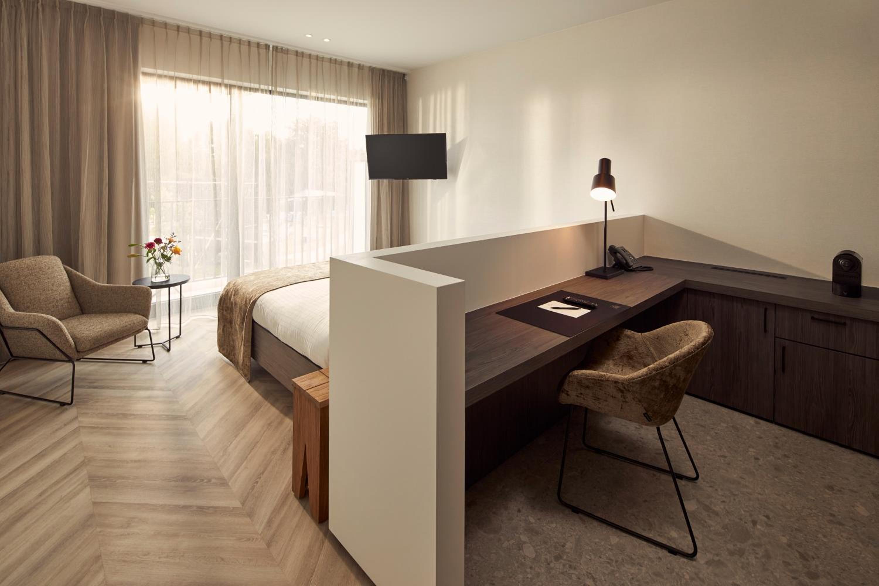 Executive Room - Photo 2