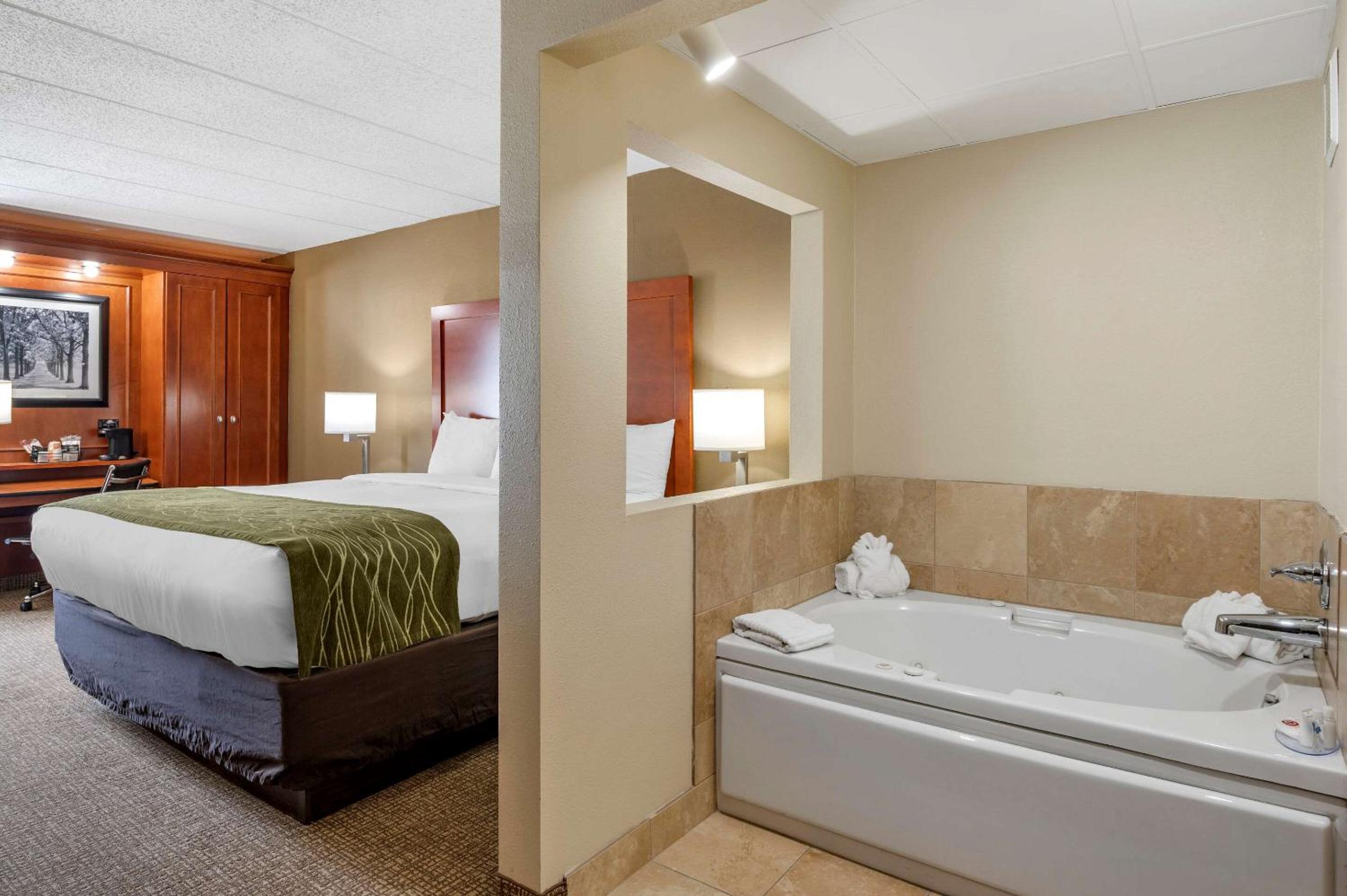 Standard King Room - Non-Smoking  photo 1