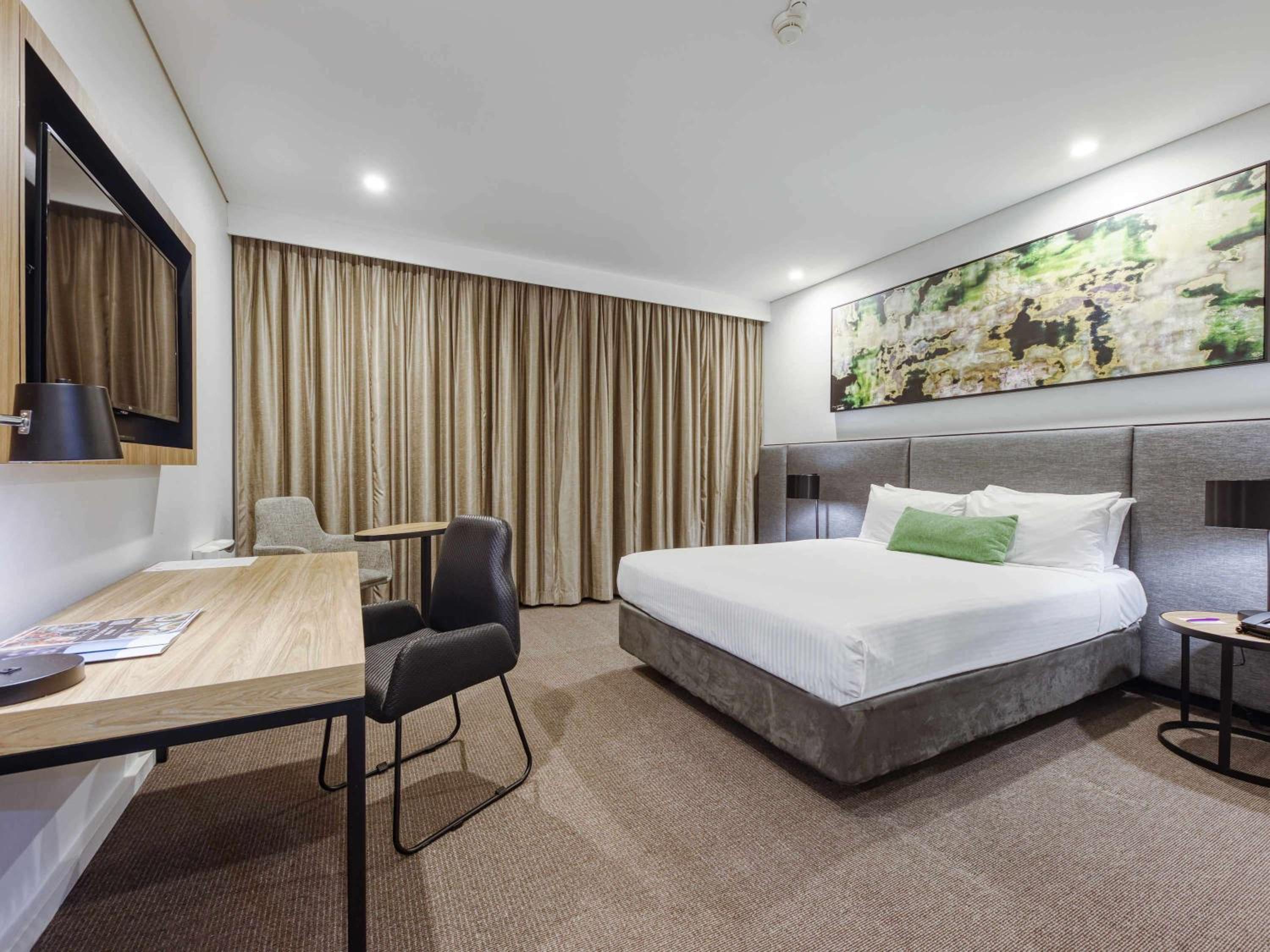 Standard Queen Room - Photo 6