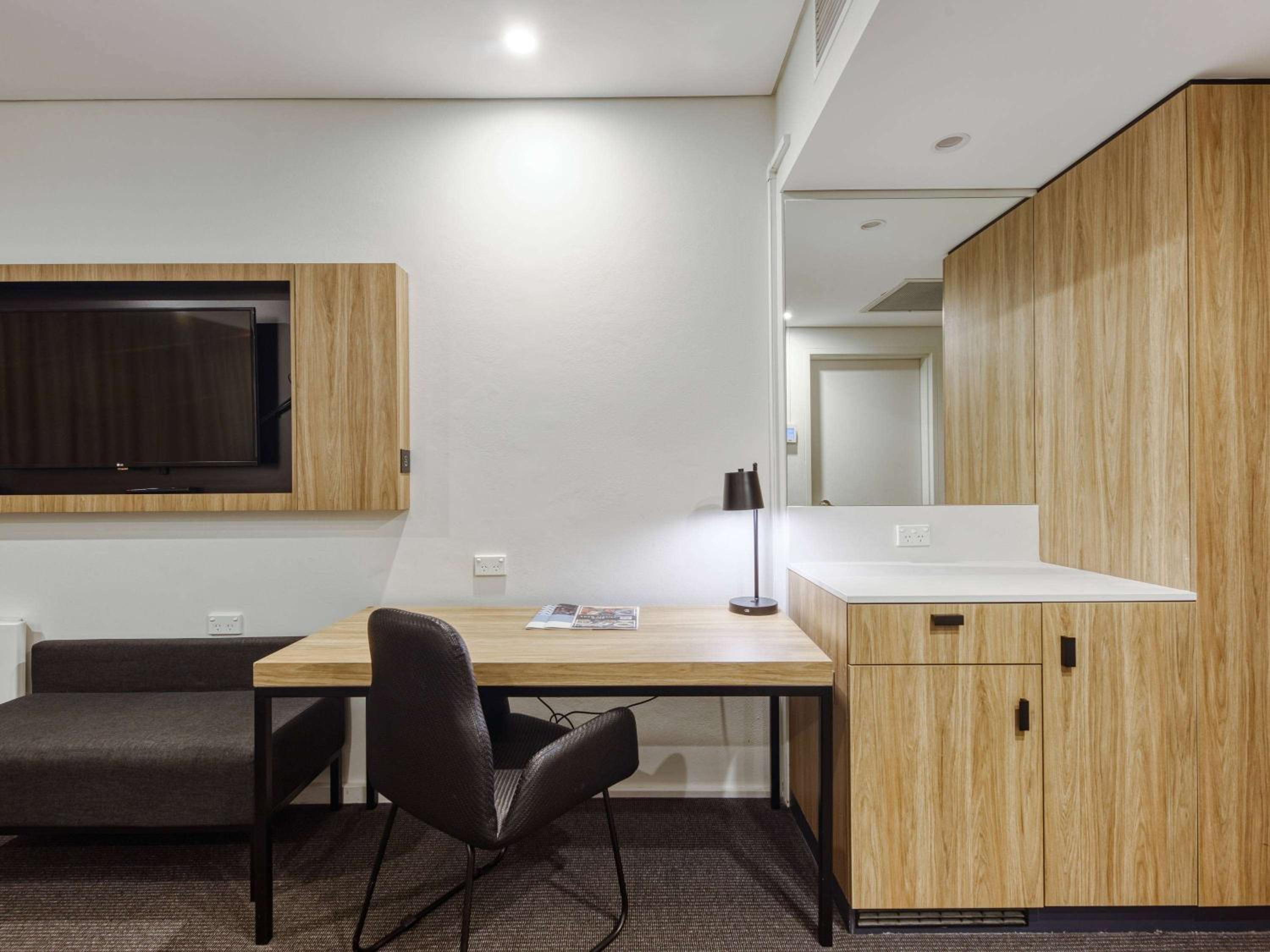 Superior Double Room with Two Double Beds - Photo 8