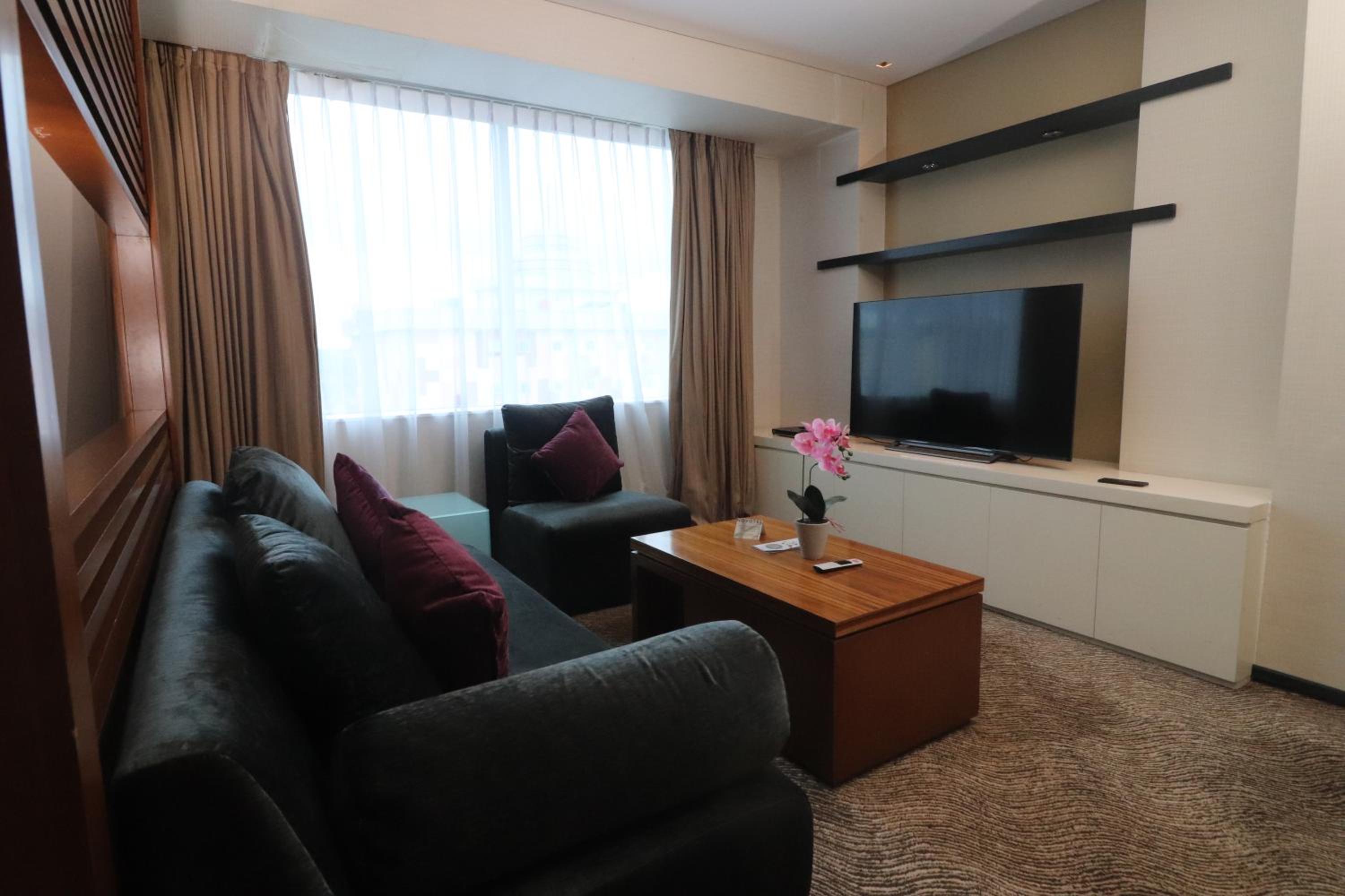 Business King Suite - Photo 7
