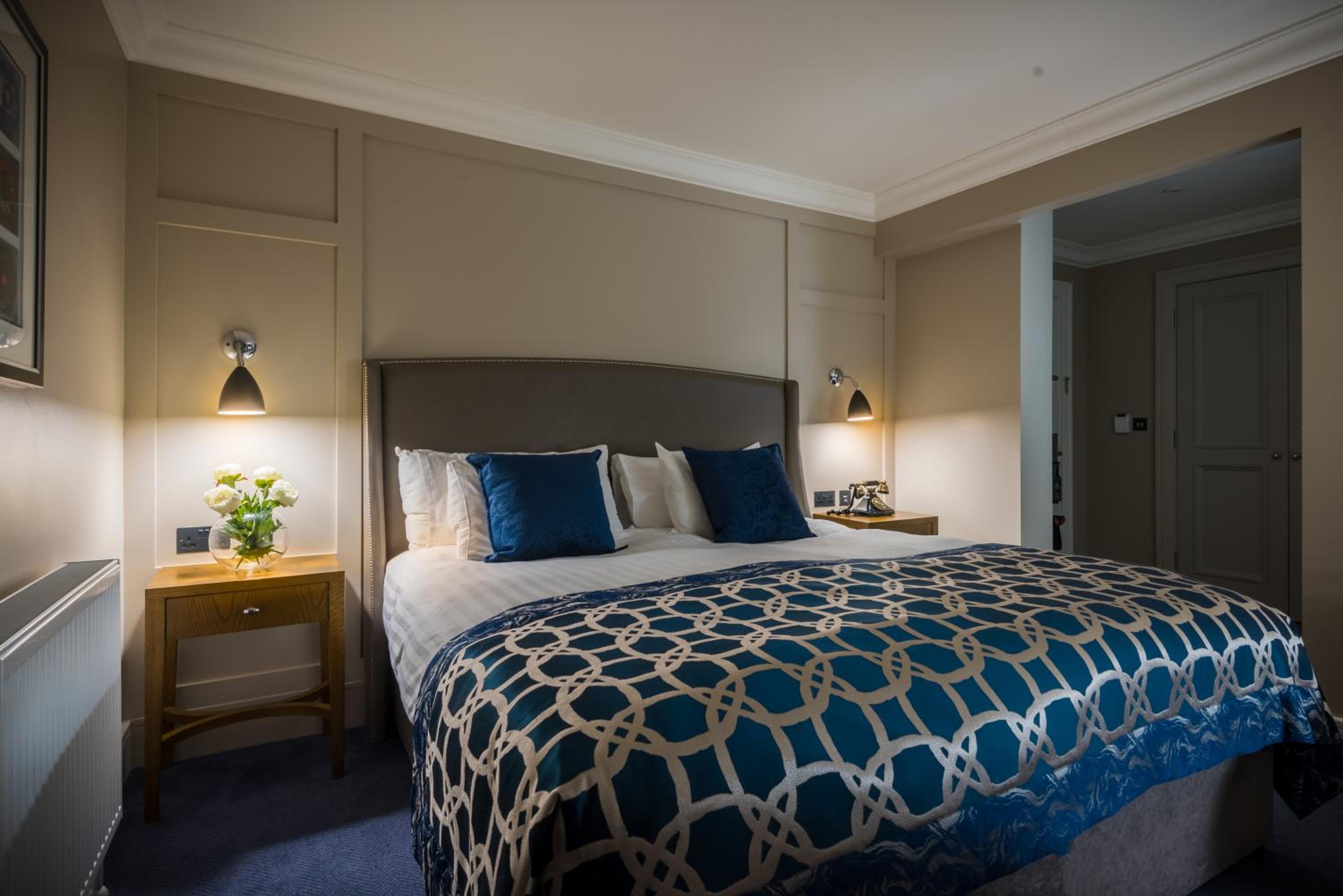 Luxury King Room photo 2