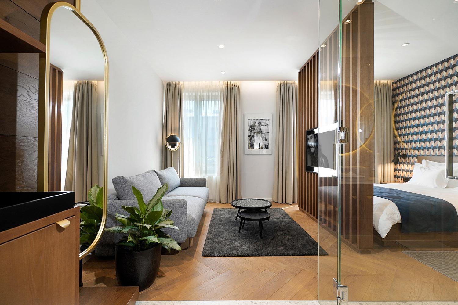 Executive Suite - Photo 2