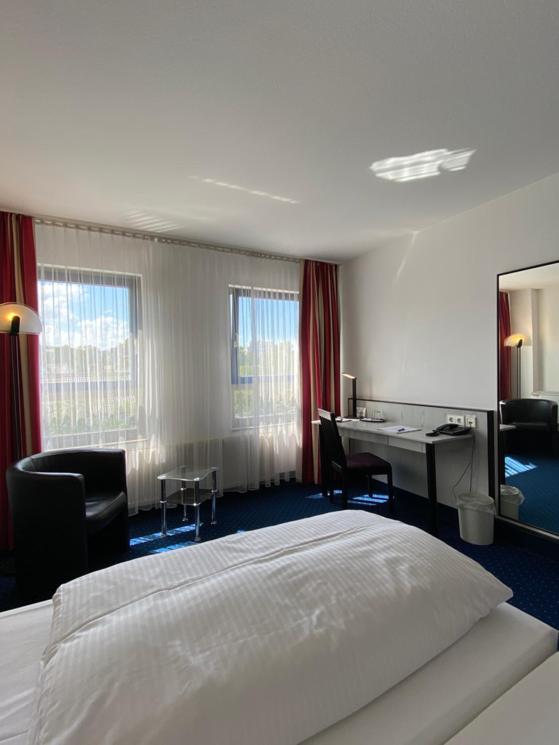 Standard Double Room - Photo 5
