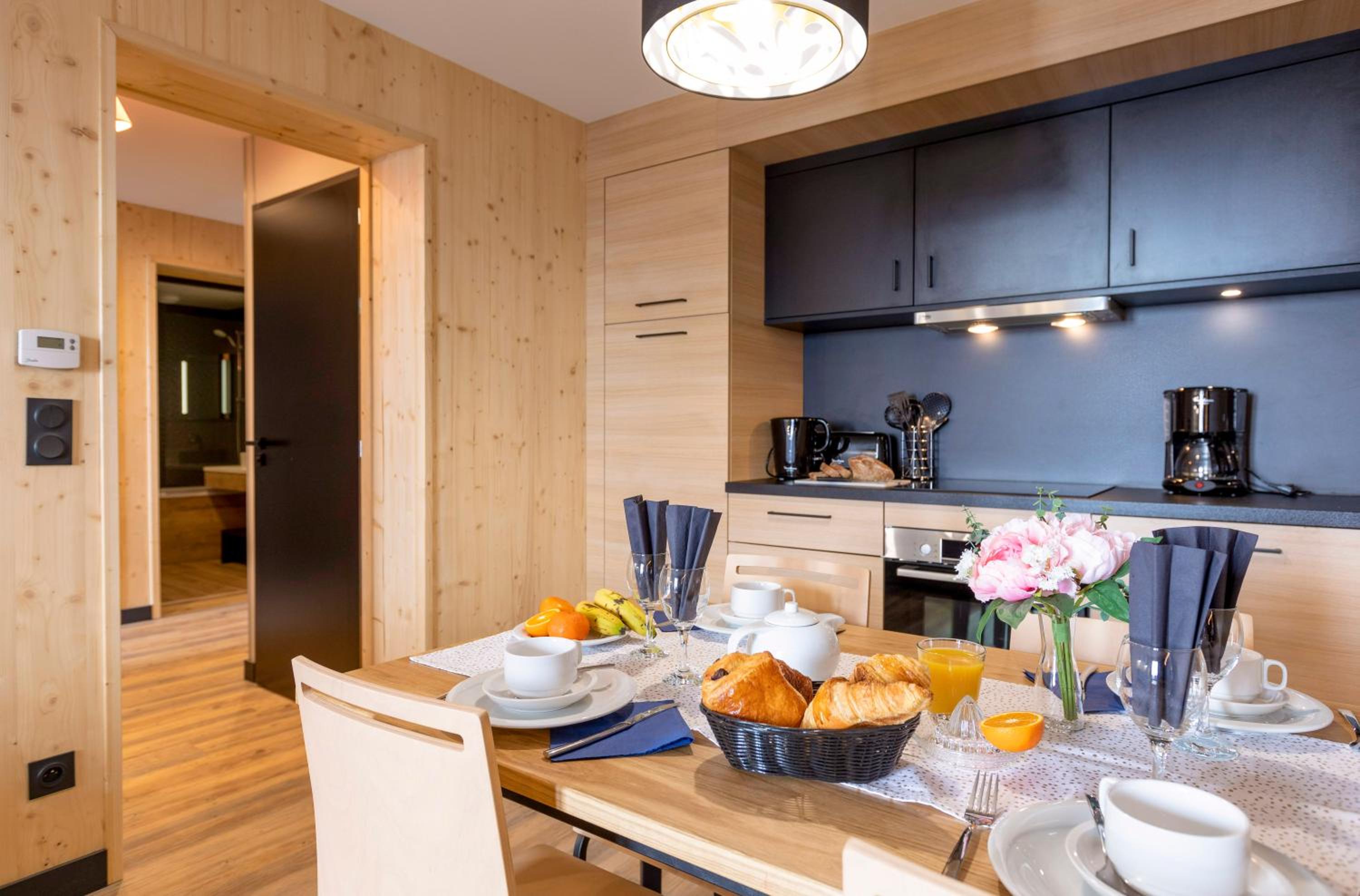 Four-Bedroom Apartment - 10 Persons photo 2