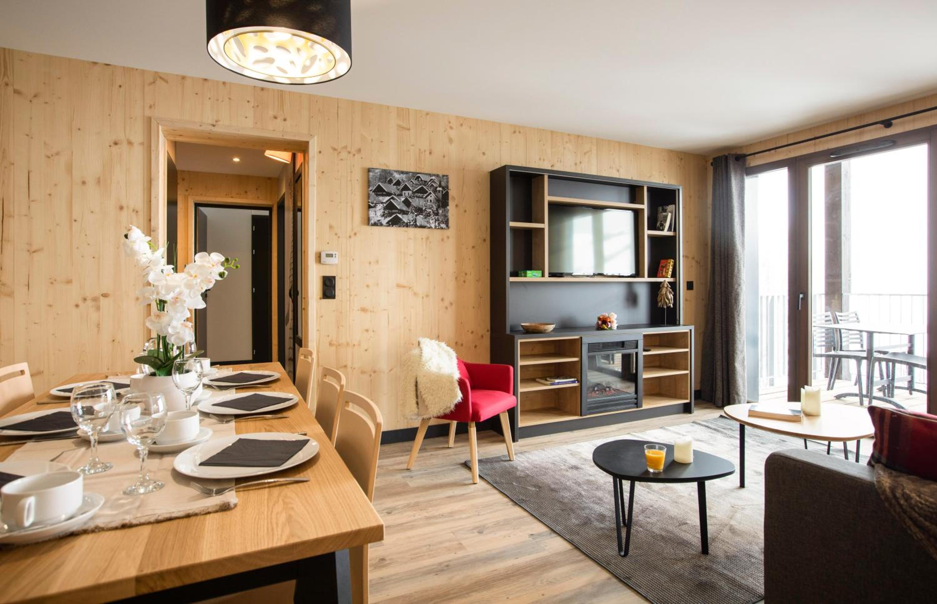 Three-Bedroom Plus Apartment - 8 Persons
