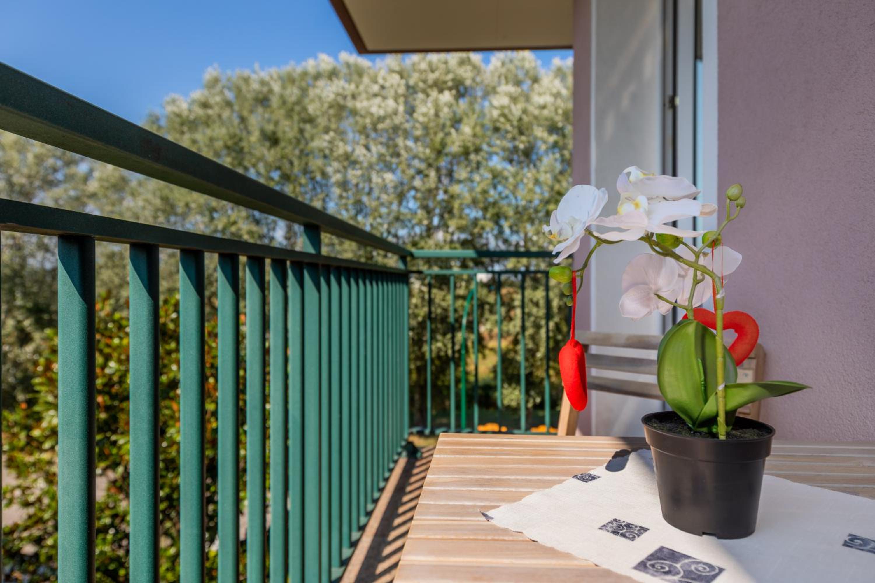 Double Room with Balcony - Photo 5