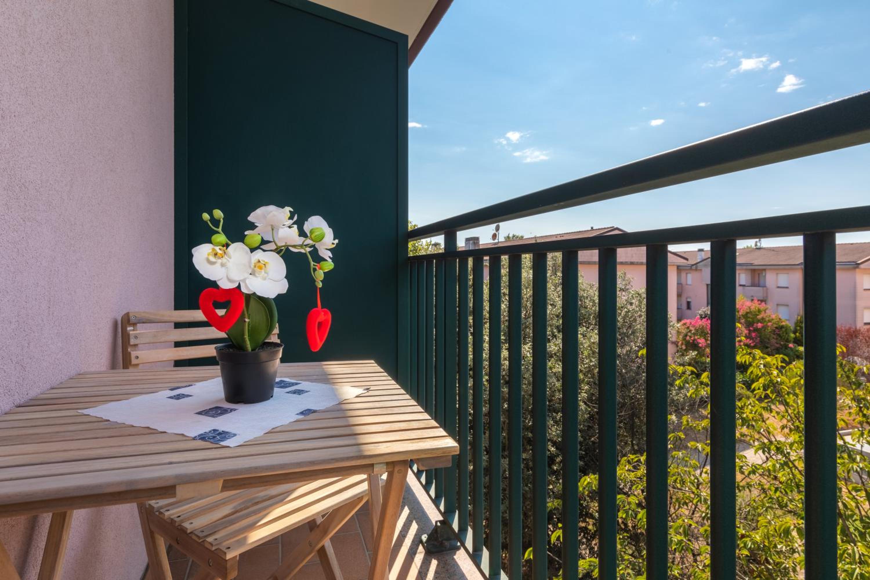 Double Room with Balcony - Photo 4