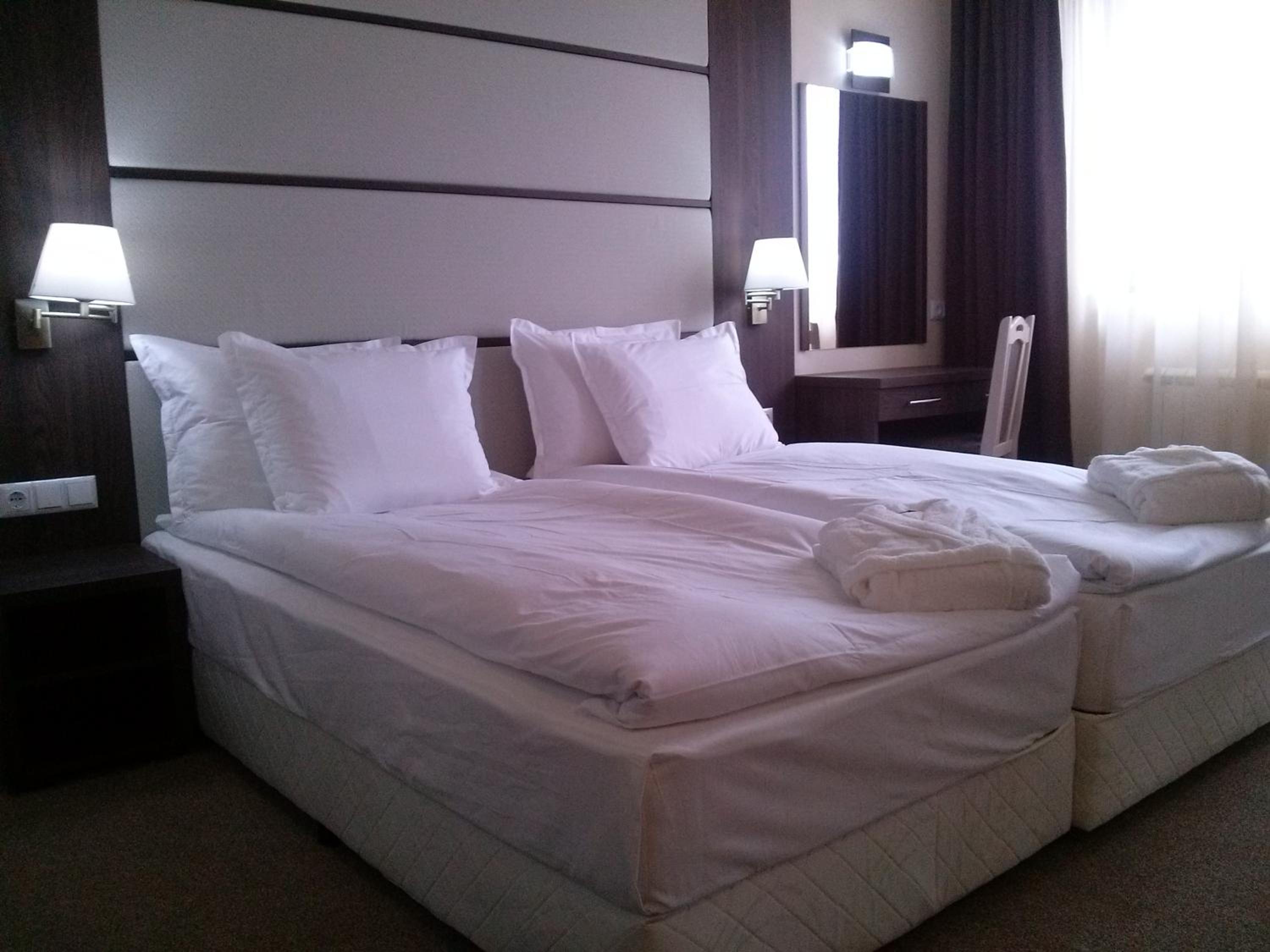 Deluxe Double Room with Balcony (2 Adults) photo 2