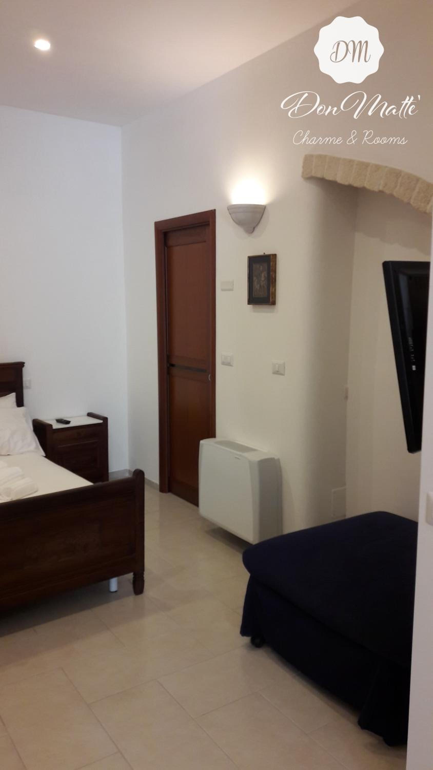 Deluxe Double Room - Photo 14