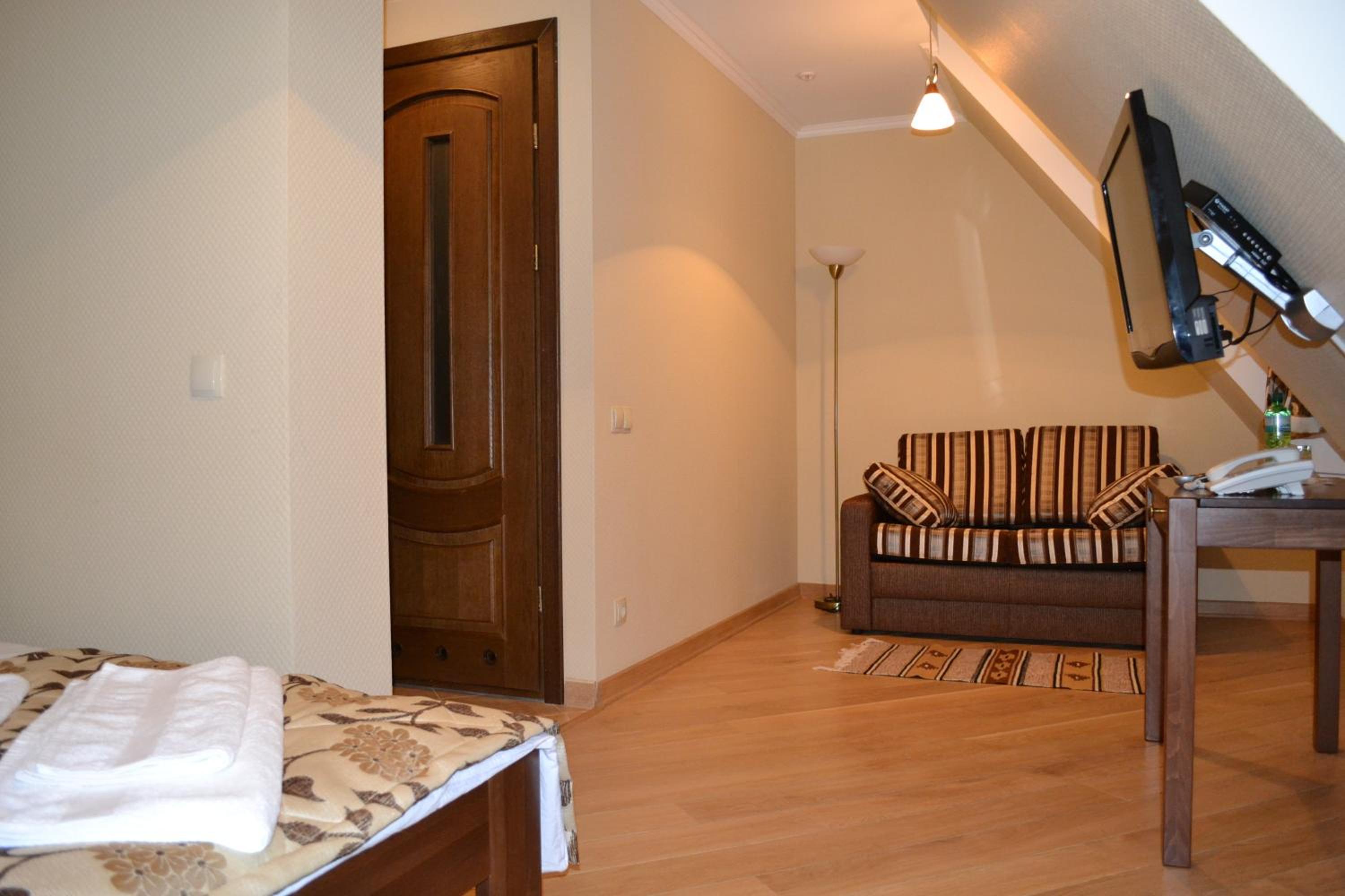 Classic Triple Room photo 2