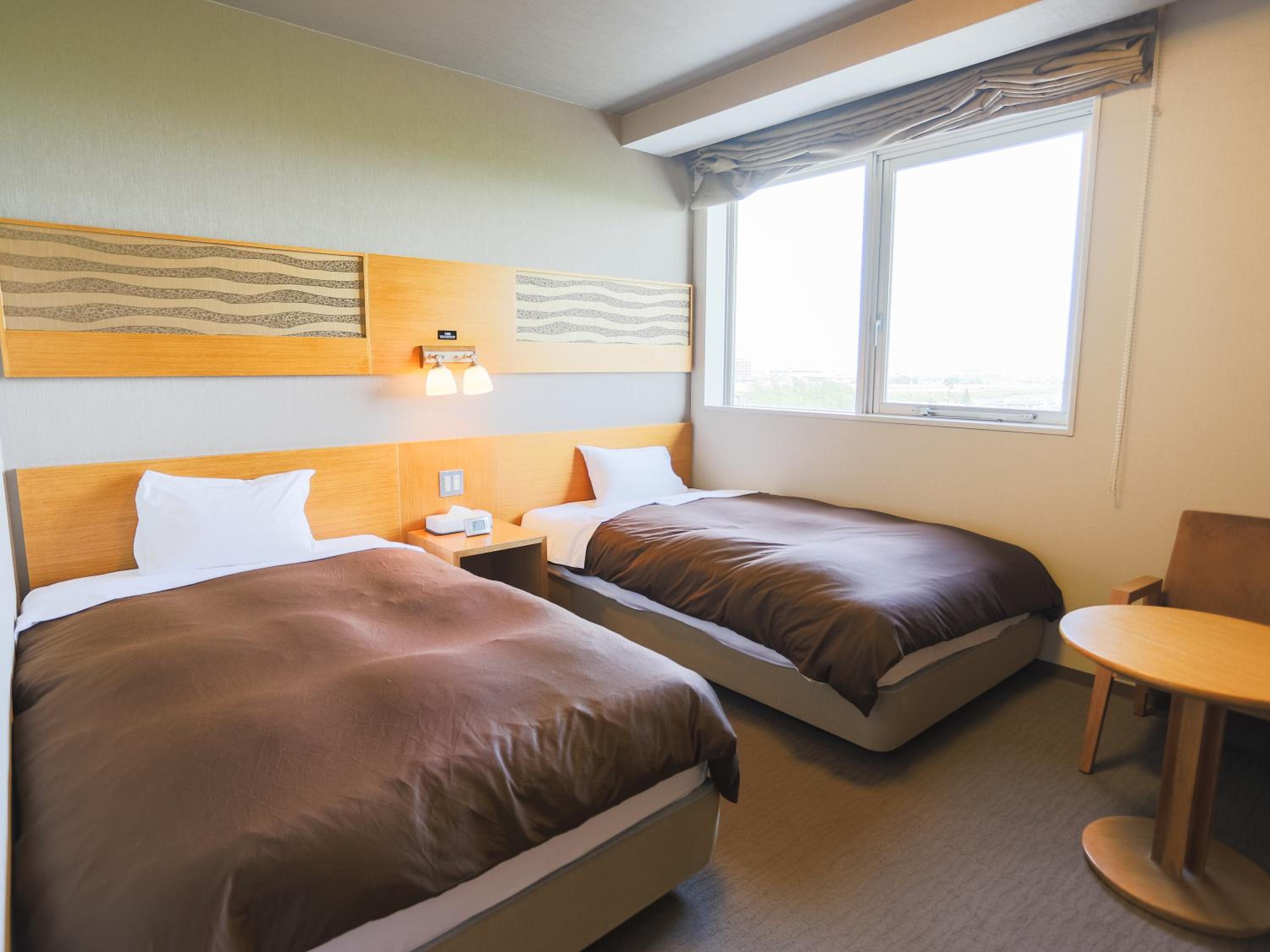 Twin Room - Non-Smoking - Photo 1