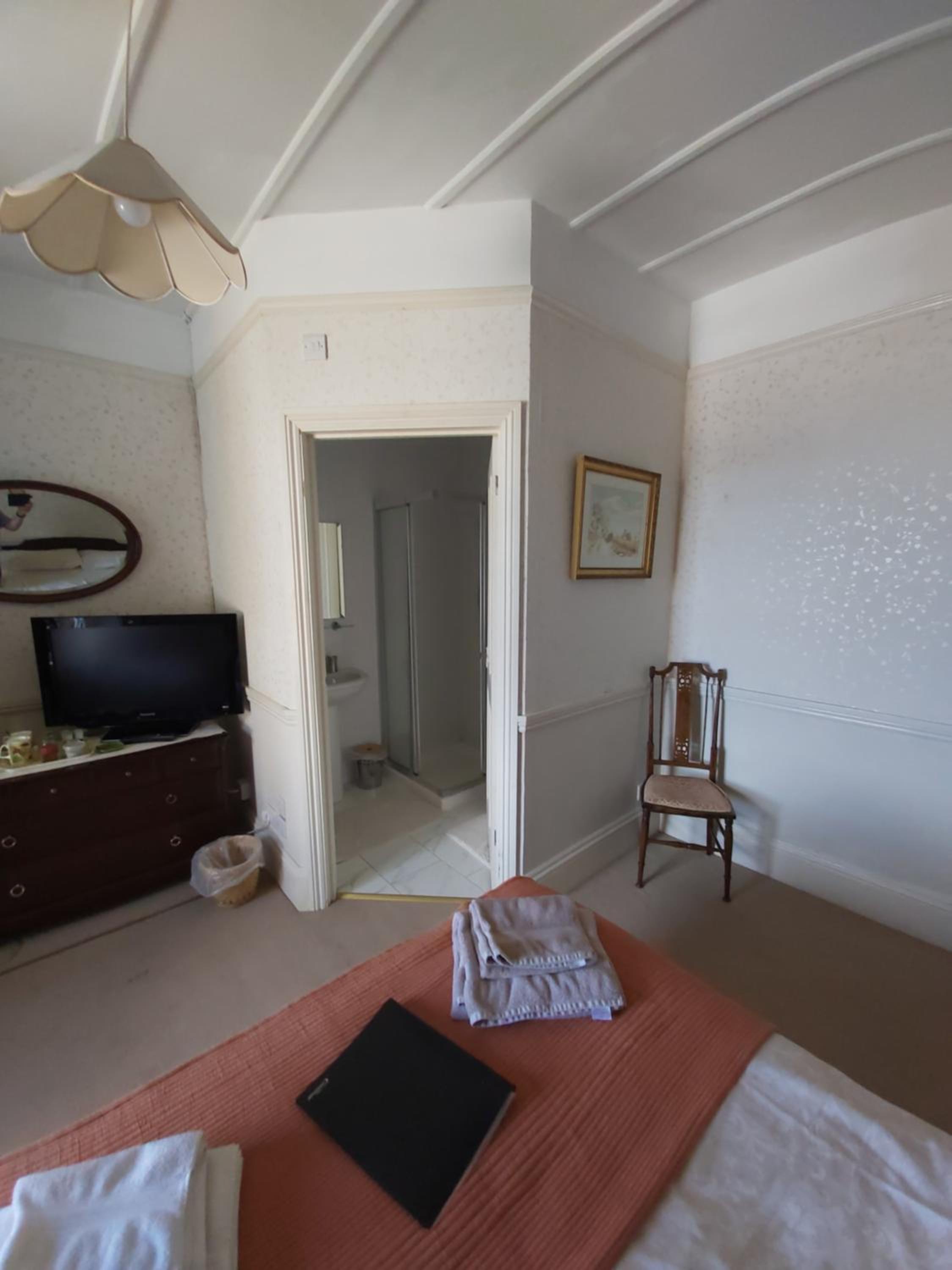 Family Room with Bathroom photo 2