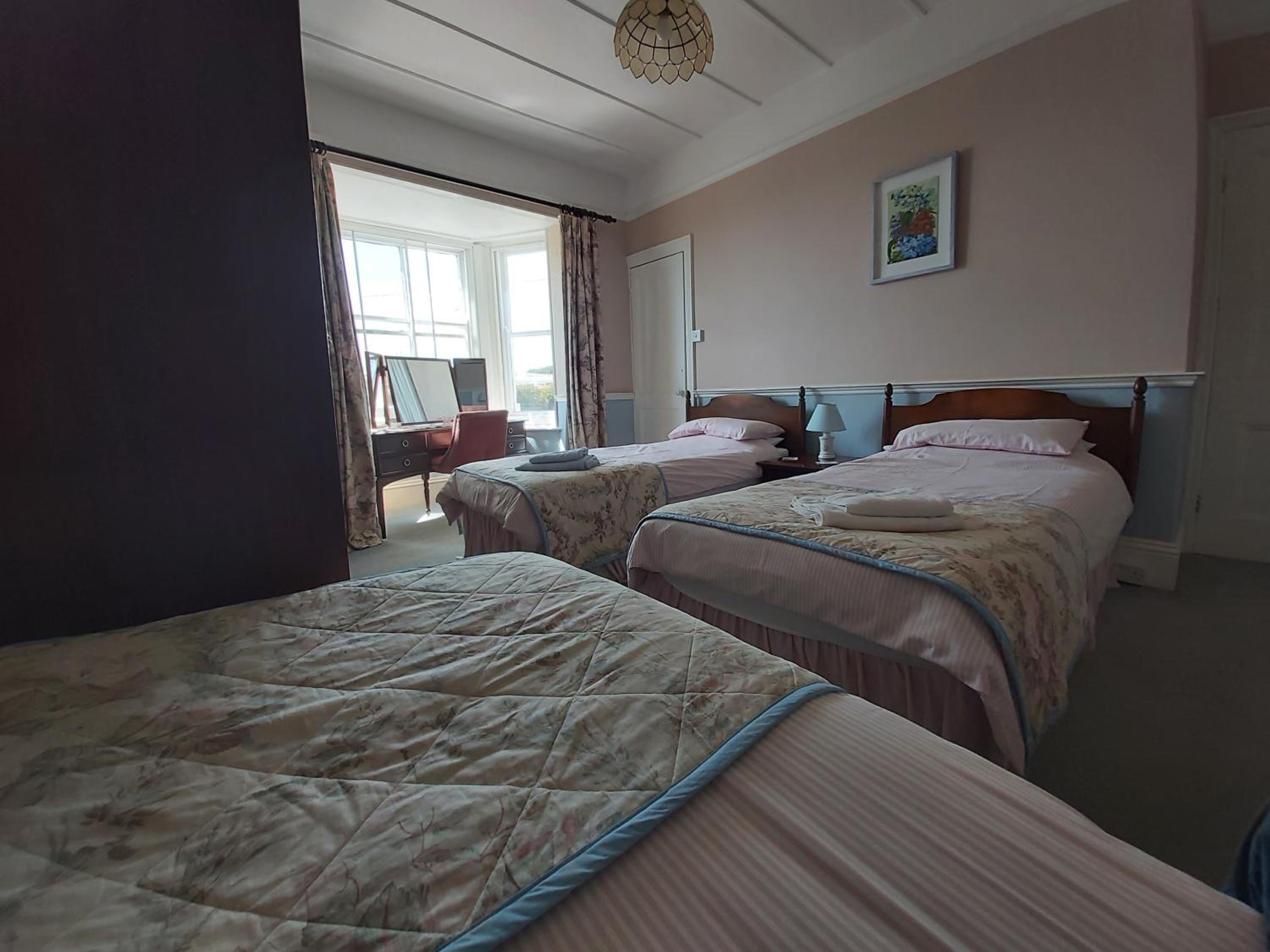 Triple Room with Private Bathroom photo 3