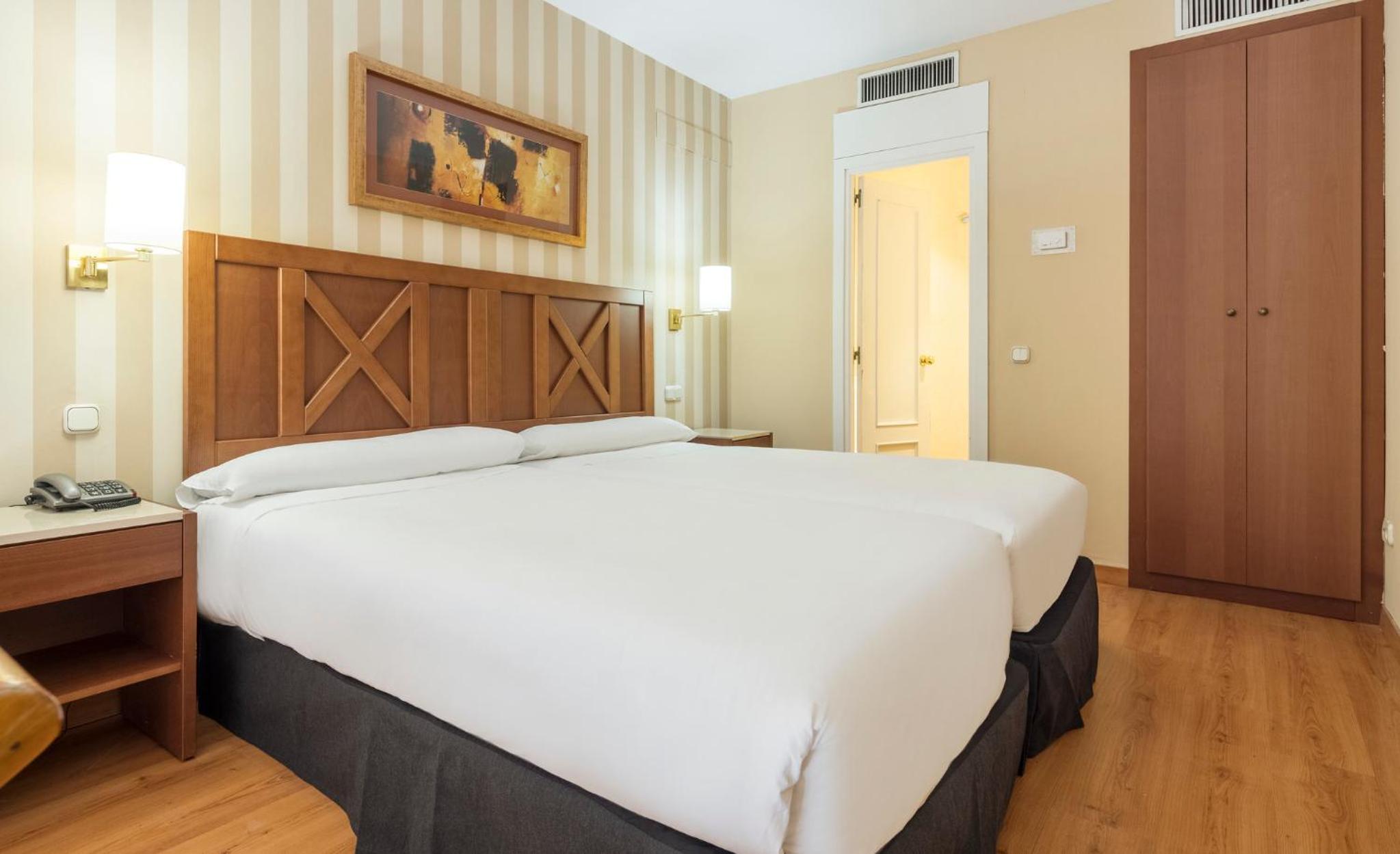 Double or Twin Room - Photo 1