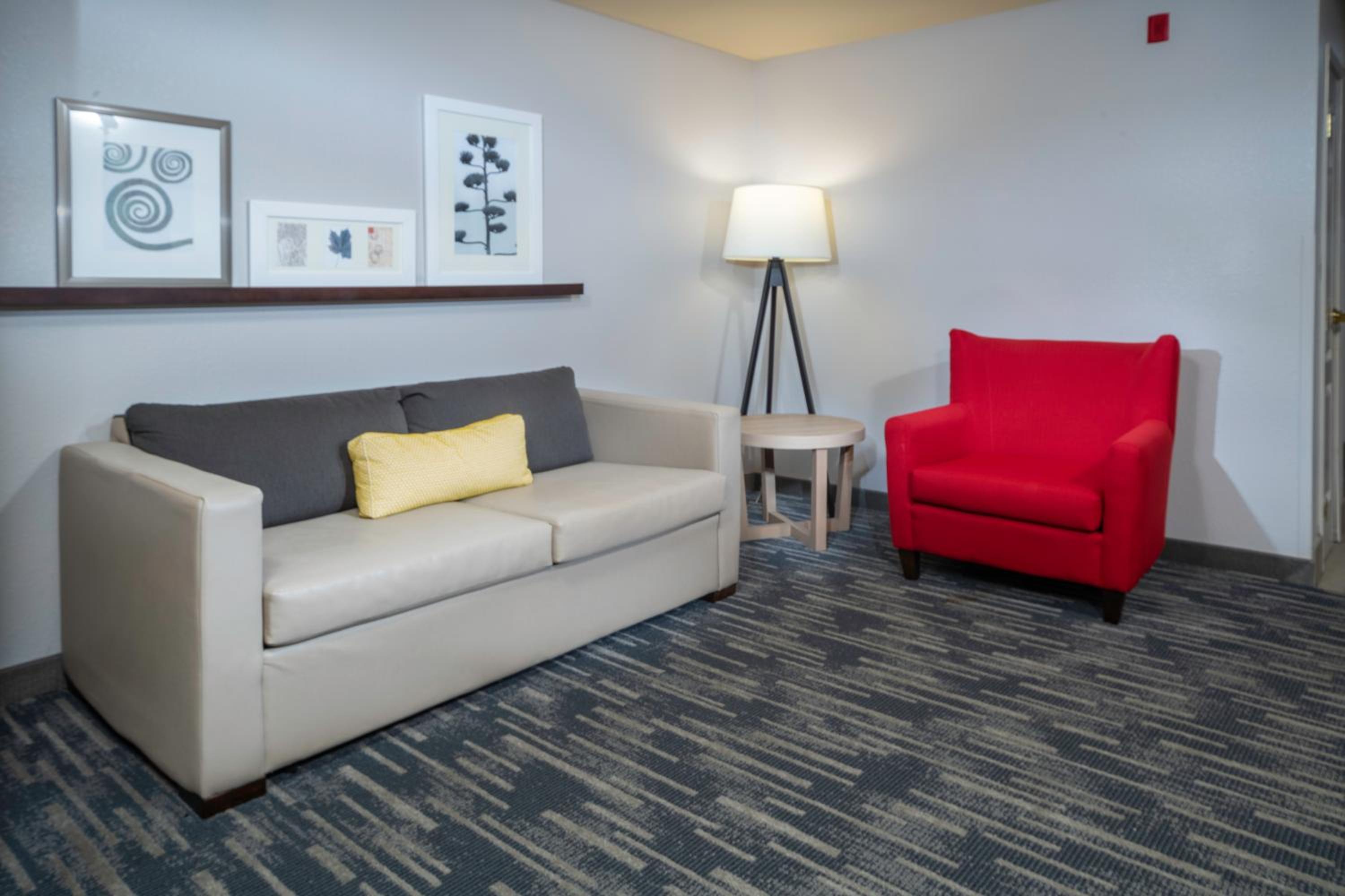 King Studio Suite - Non-Smoking - Photo 4
