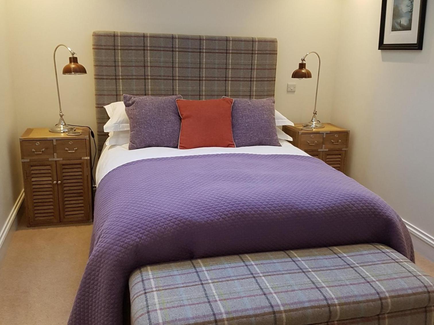 Deluxe King Room - Photo 3