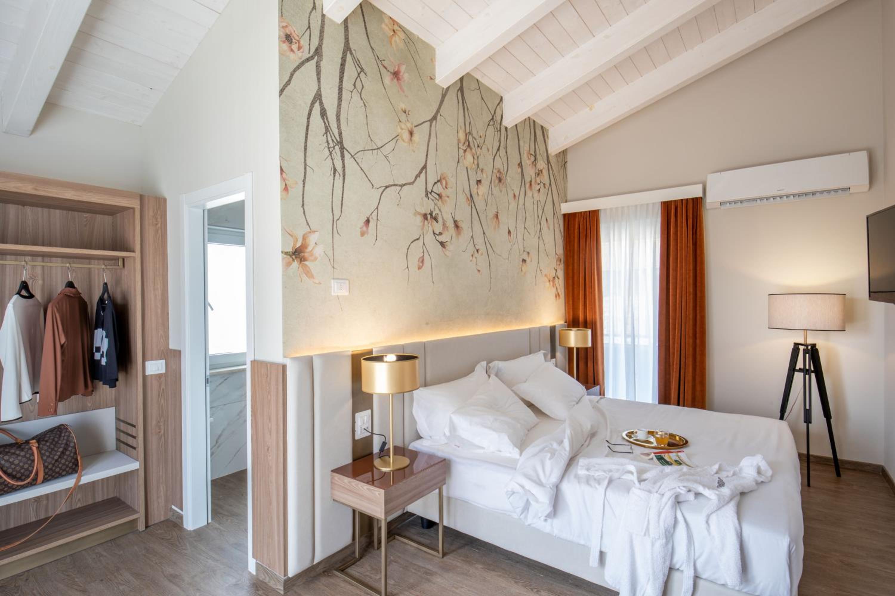 Superior Double or Twin Room photo 3
