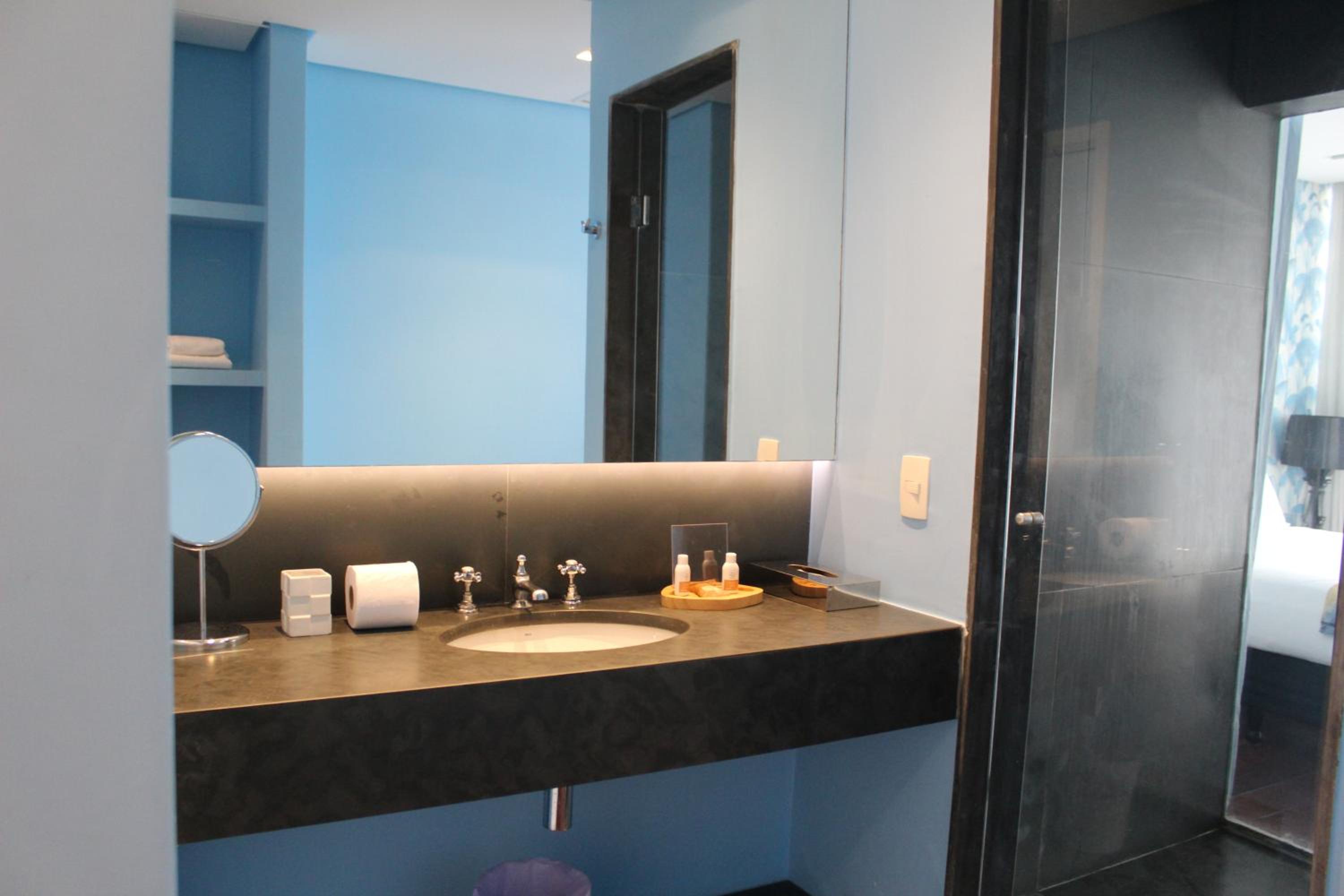 Superior Suite with Sea View - Photo 3