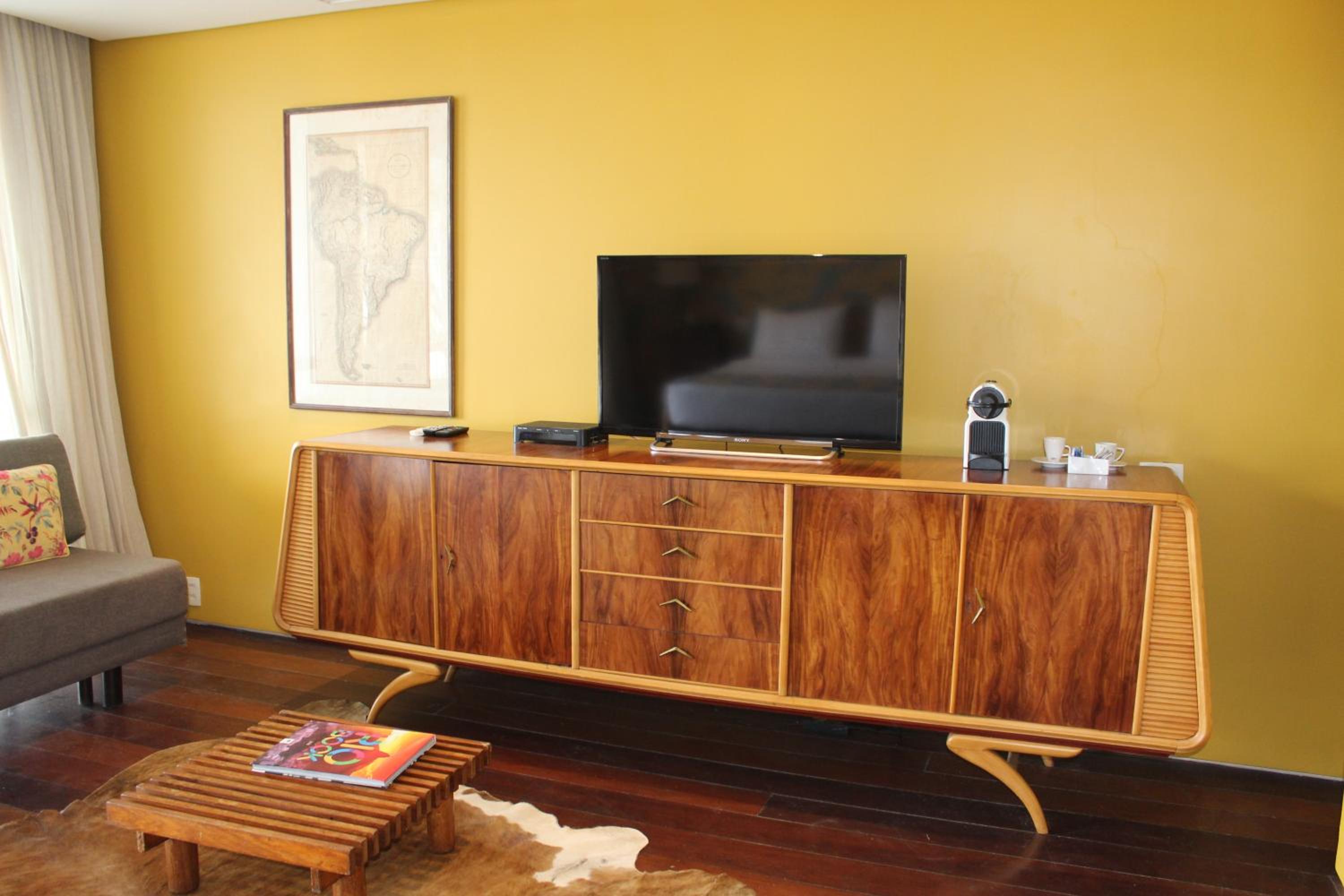Deluxe Suite with Sea View - Photo 3