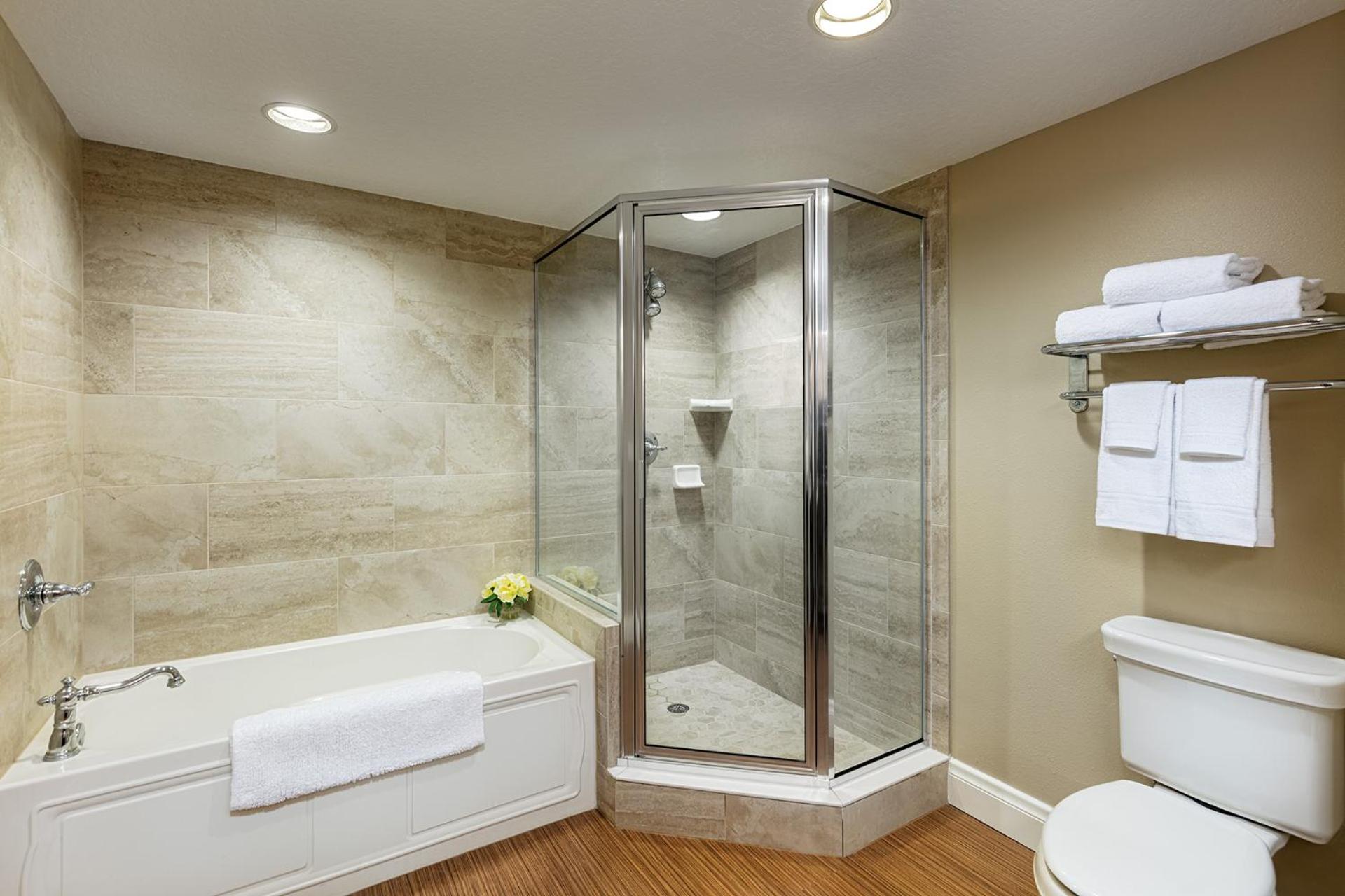 Executive Suite - Photo 3