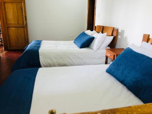 Standard Double Room with Two Double Beds photo 3