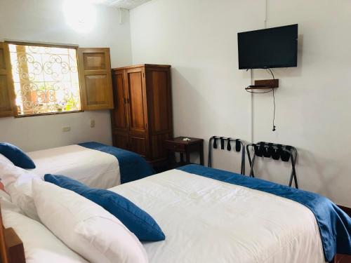 Standard Double Room with Two Double Beds photo 2