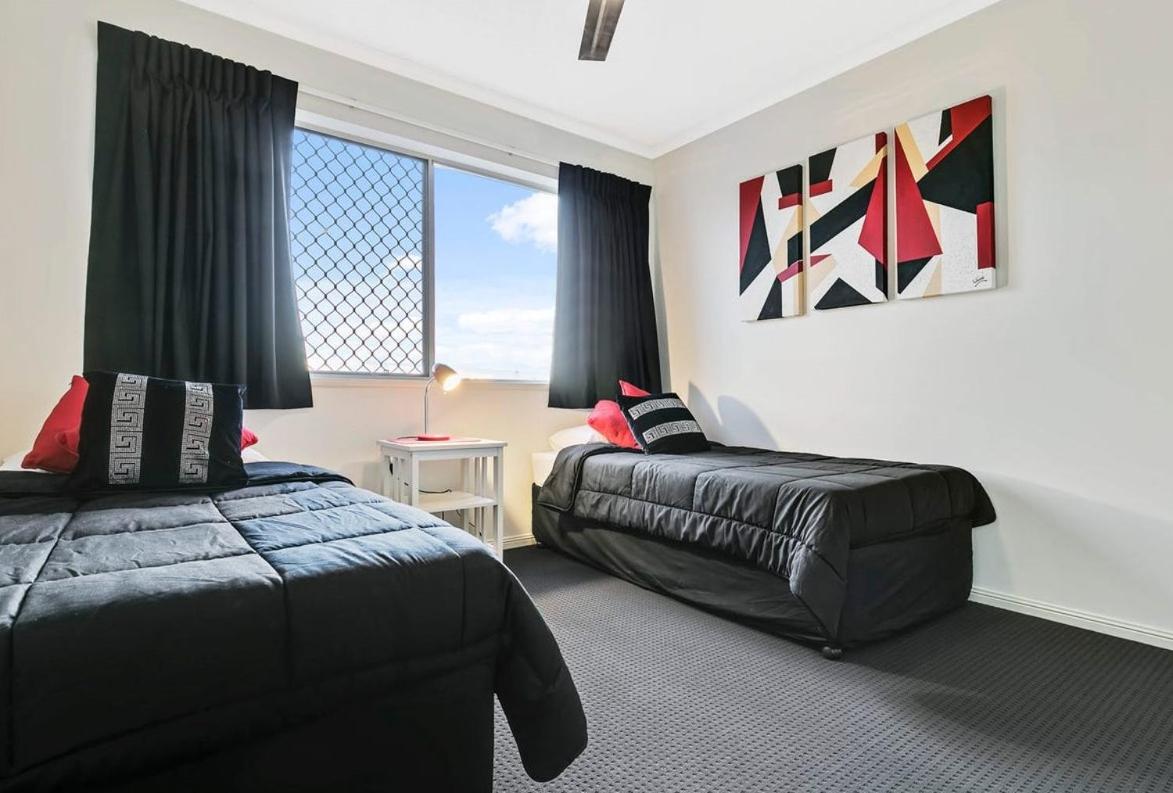 Three-Bedroom Apartment photo 2