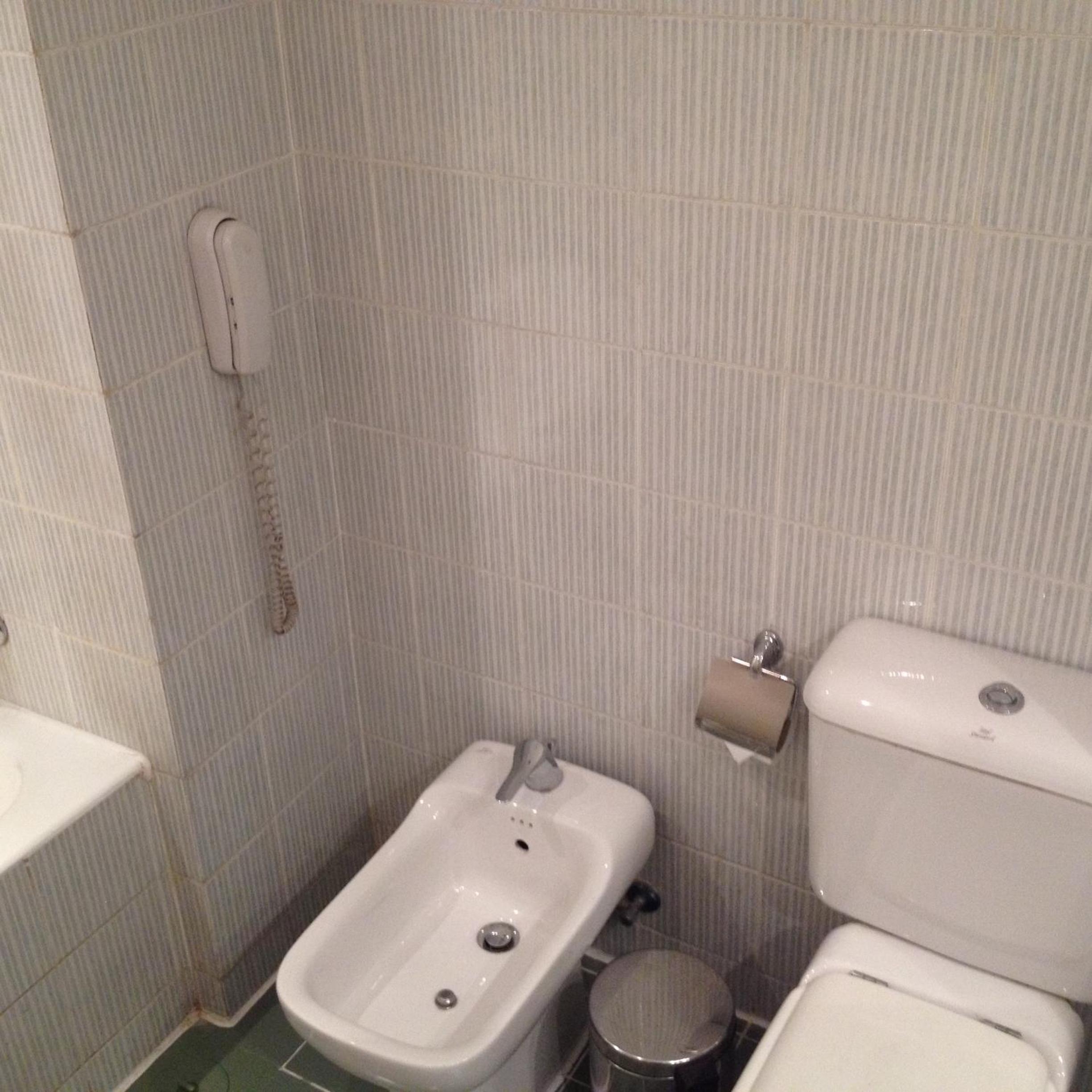 Standard Double or Twin Room - Photo 6