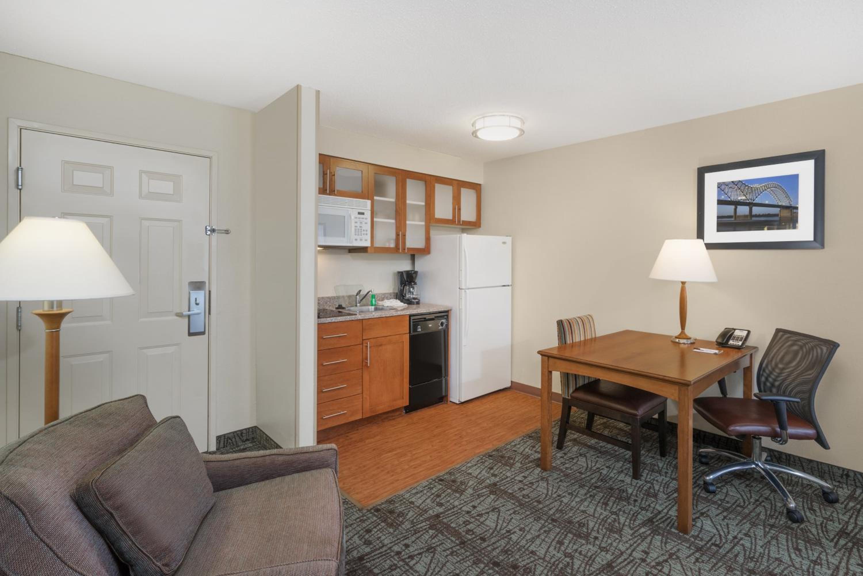 One-Bedroom King Suite - Photo 5