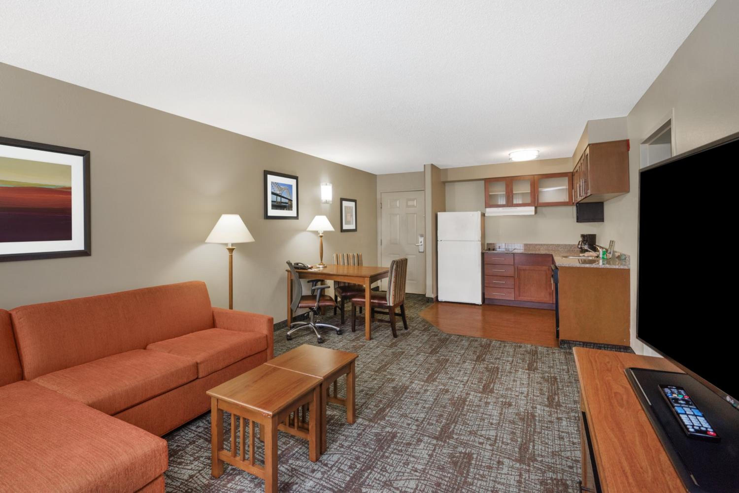 One-Bedroom King Suite - Photo 14