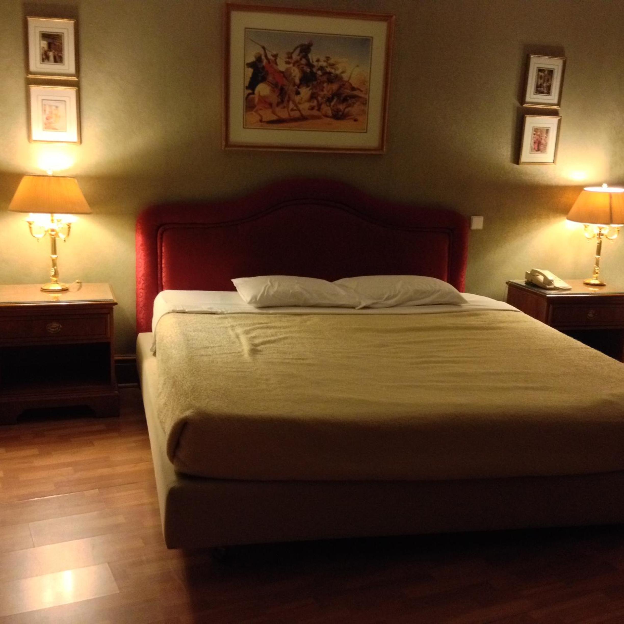 Family Room with Private Bathroom - Photo 4