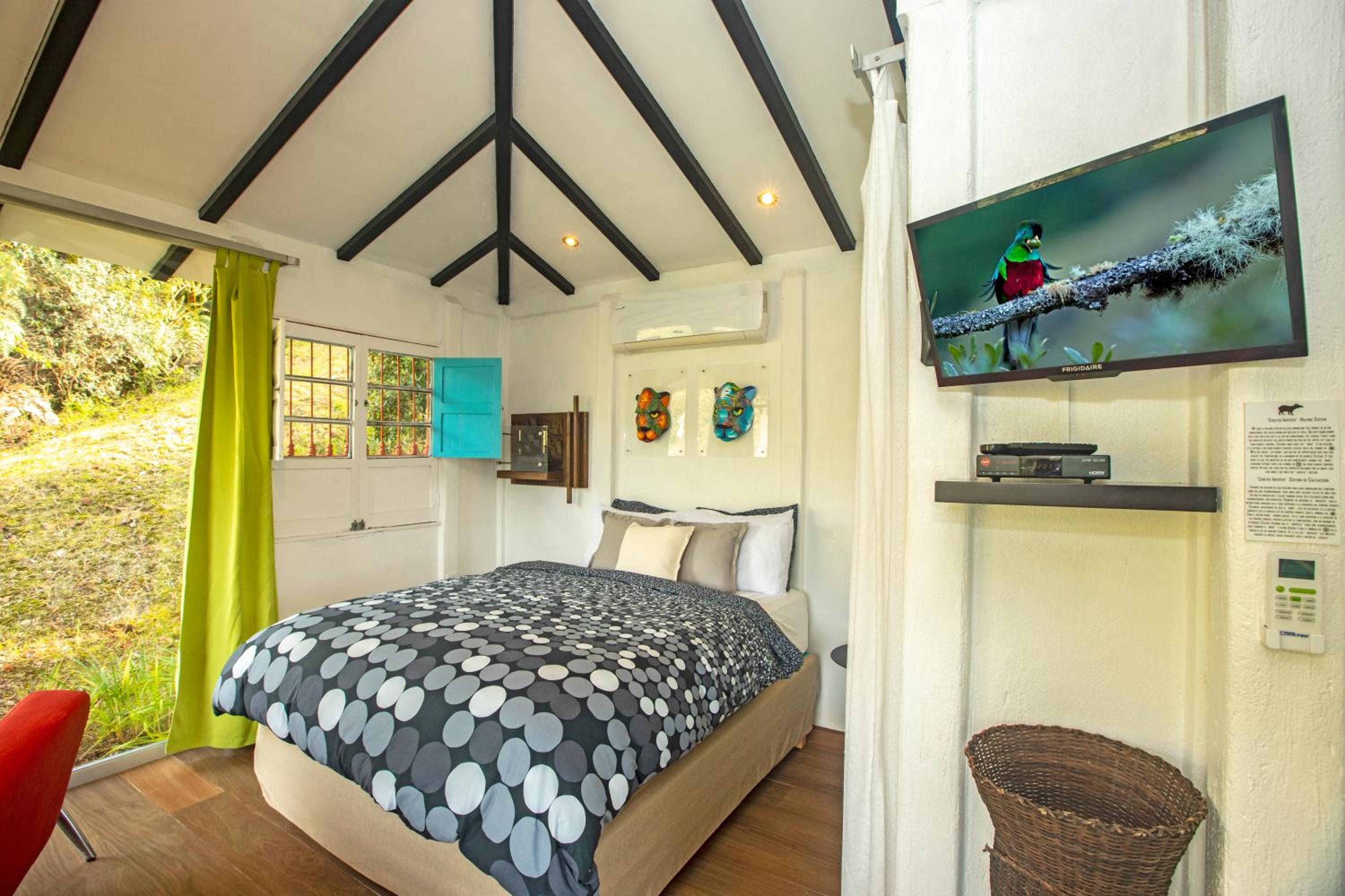 2-person Superior Bungalow Valley photo 2