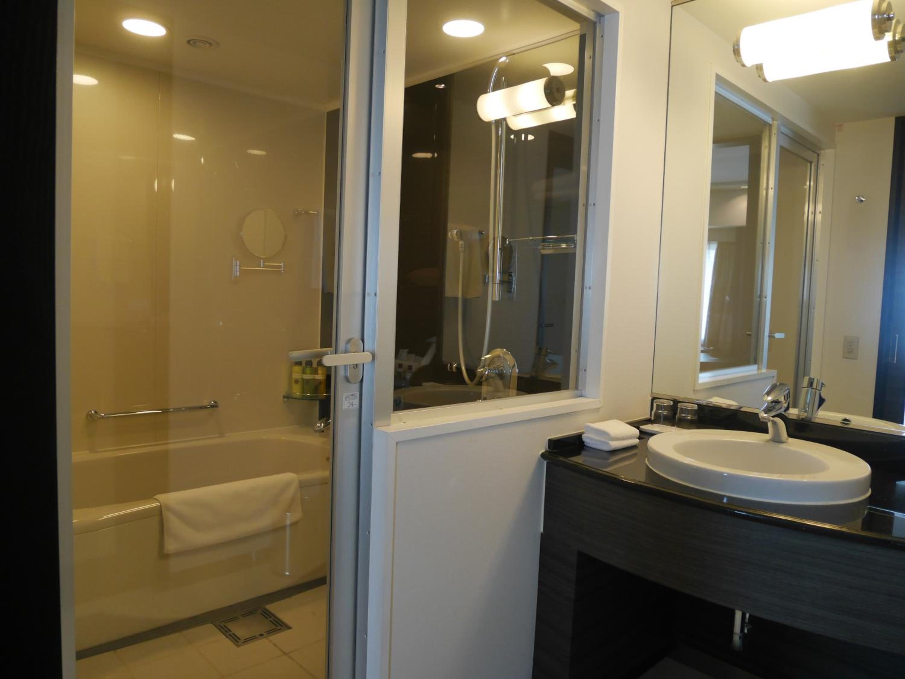 Premium King Room - Lounge Access - Photo 7