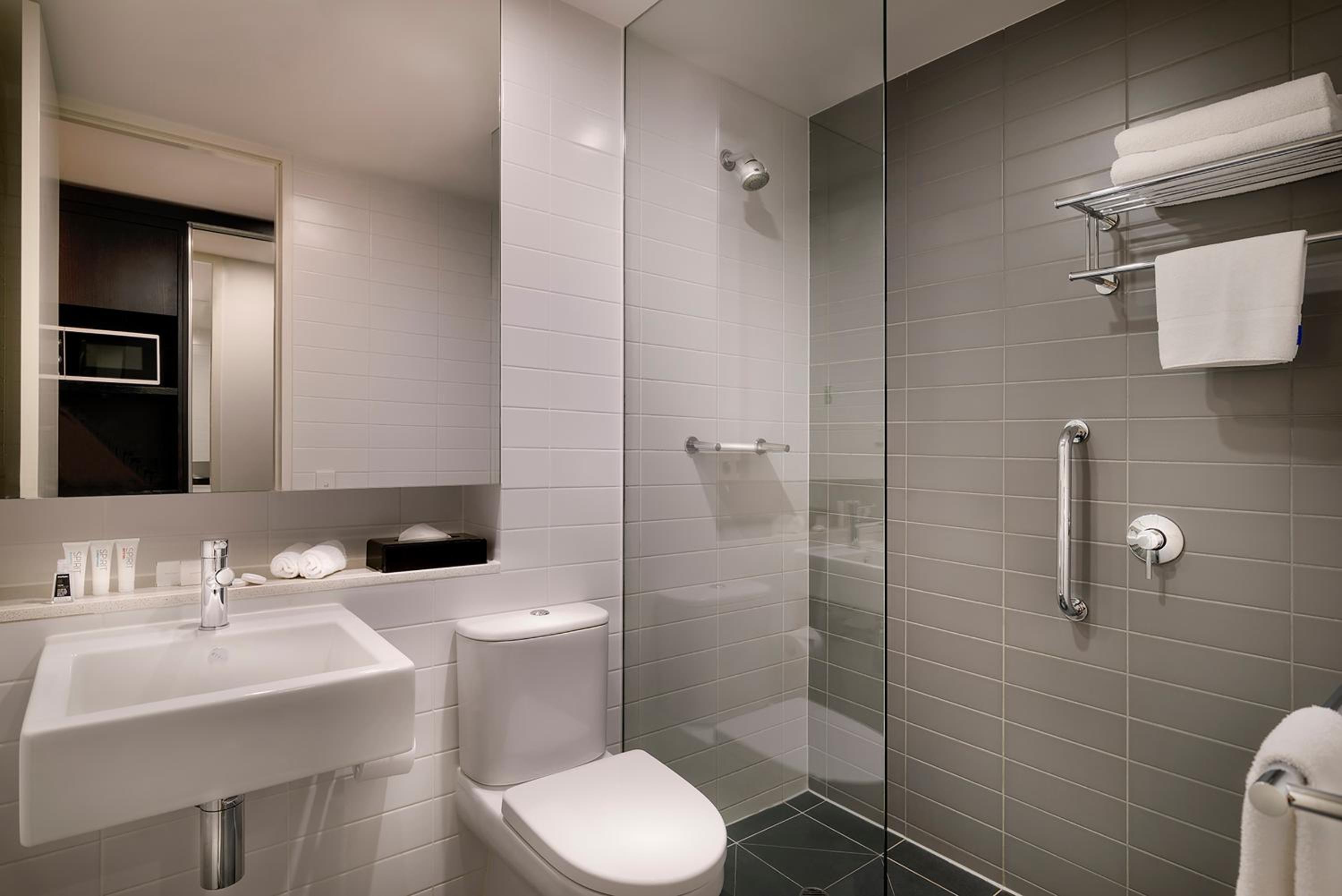 Deluxe King Room - Photo 2