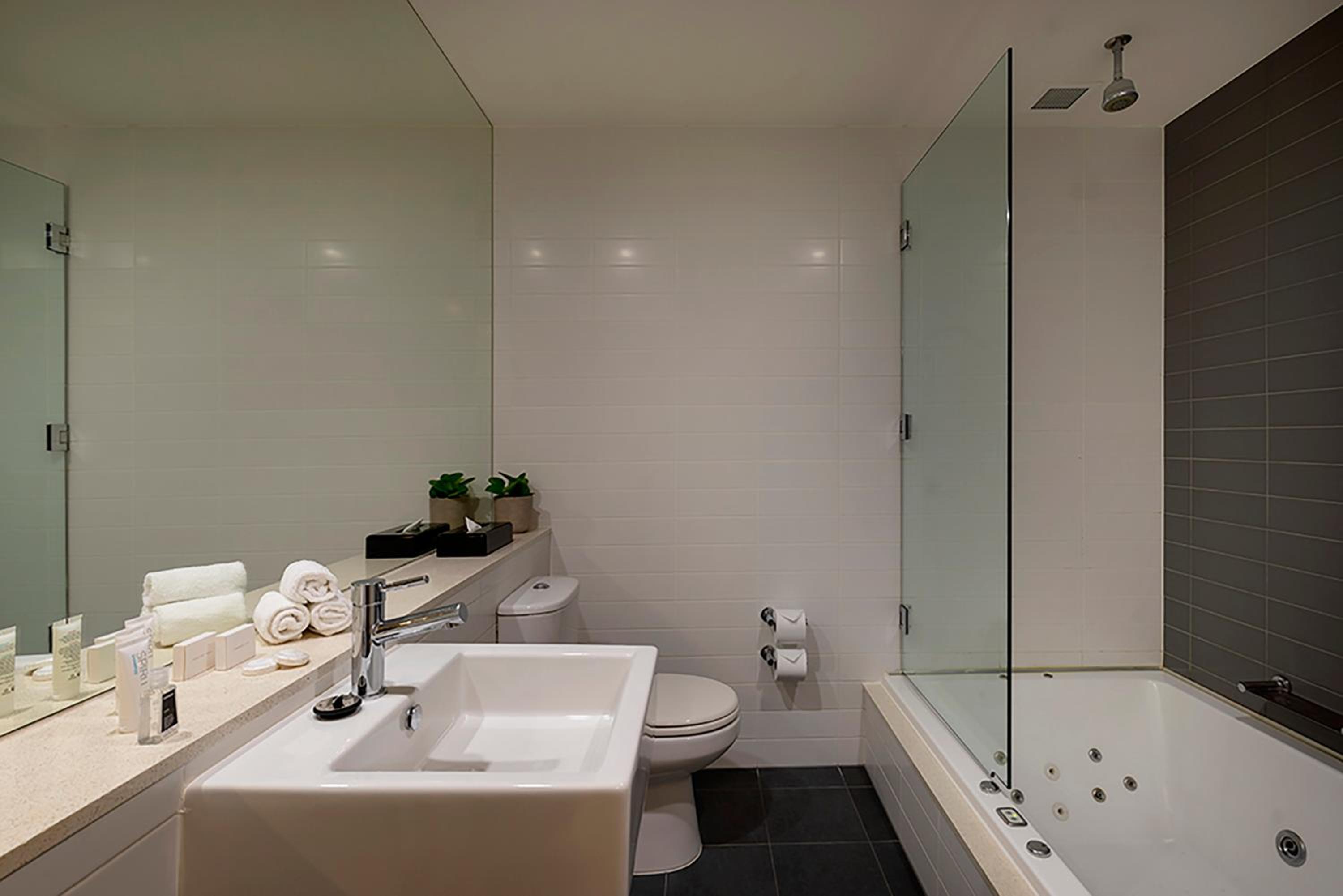 Deluxe Double Room with Spa Bath  - Photo 2
