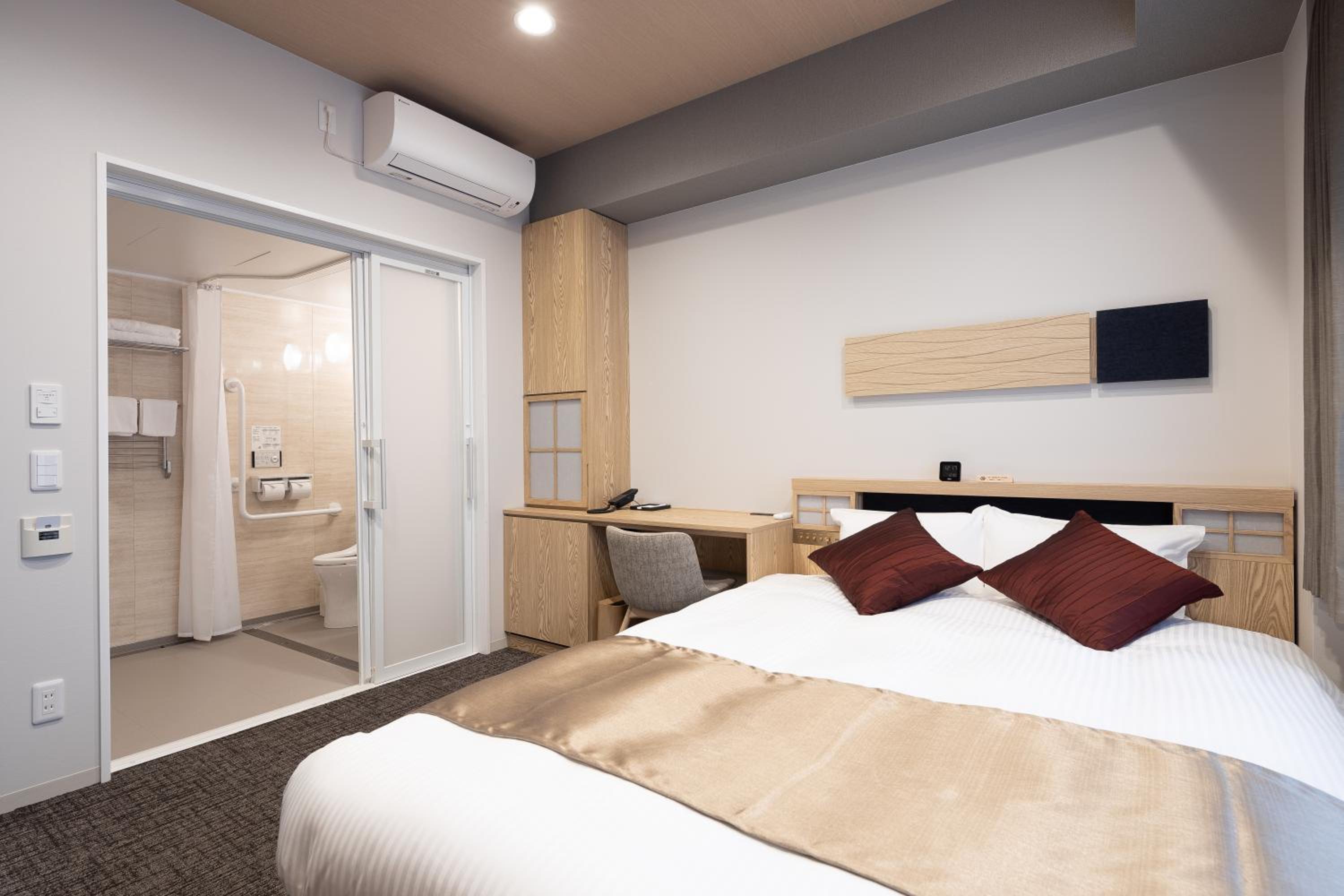 Double Room - Disability Access - Photo 1