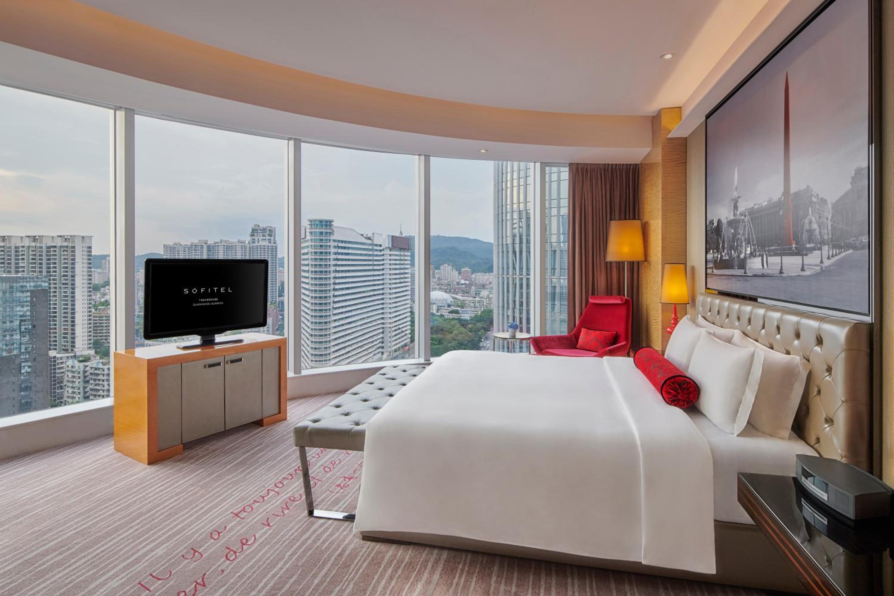 Luxury King Room - Photo 3