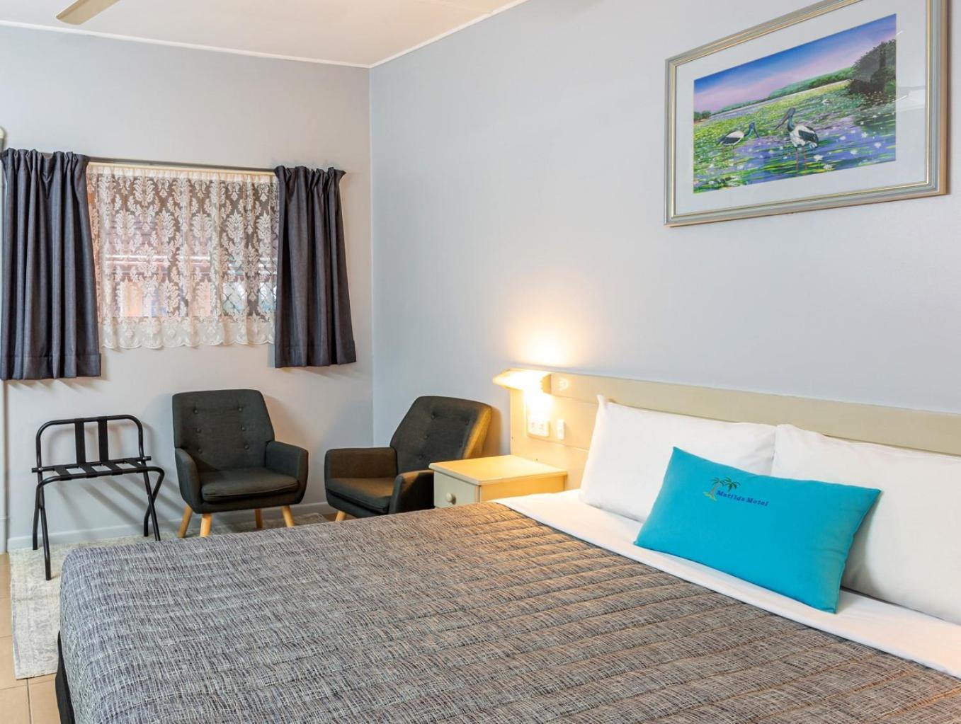 Queen Room photo 1